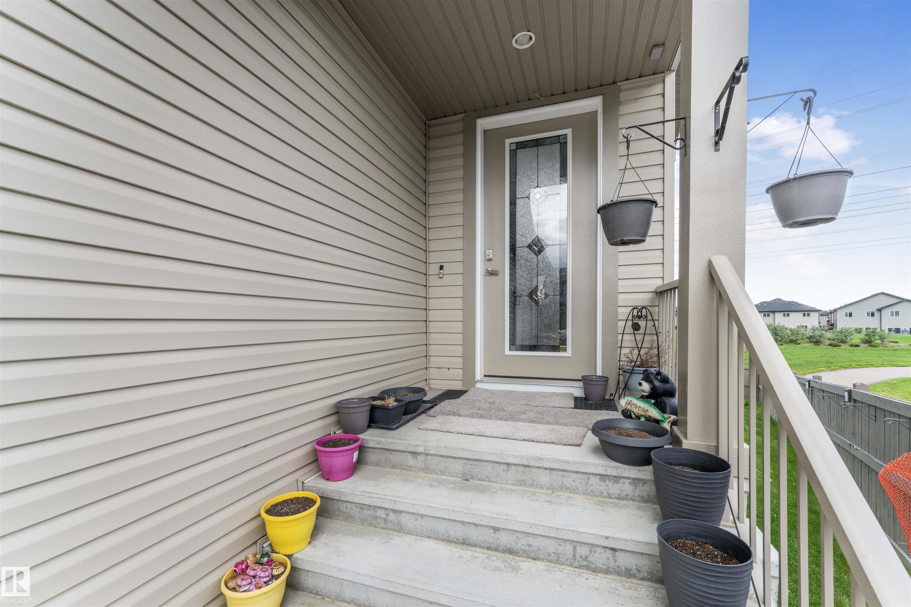 Photo 5 at 1206 27 Street NW, Laurel, Edmonton