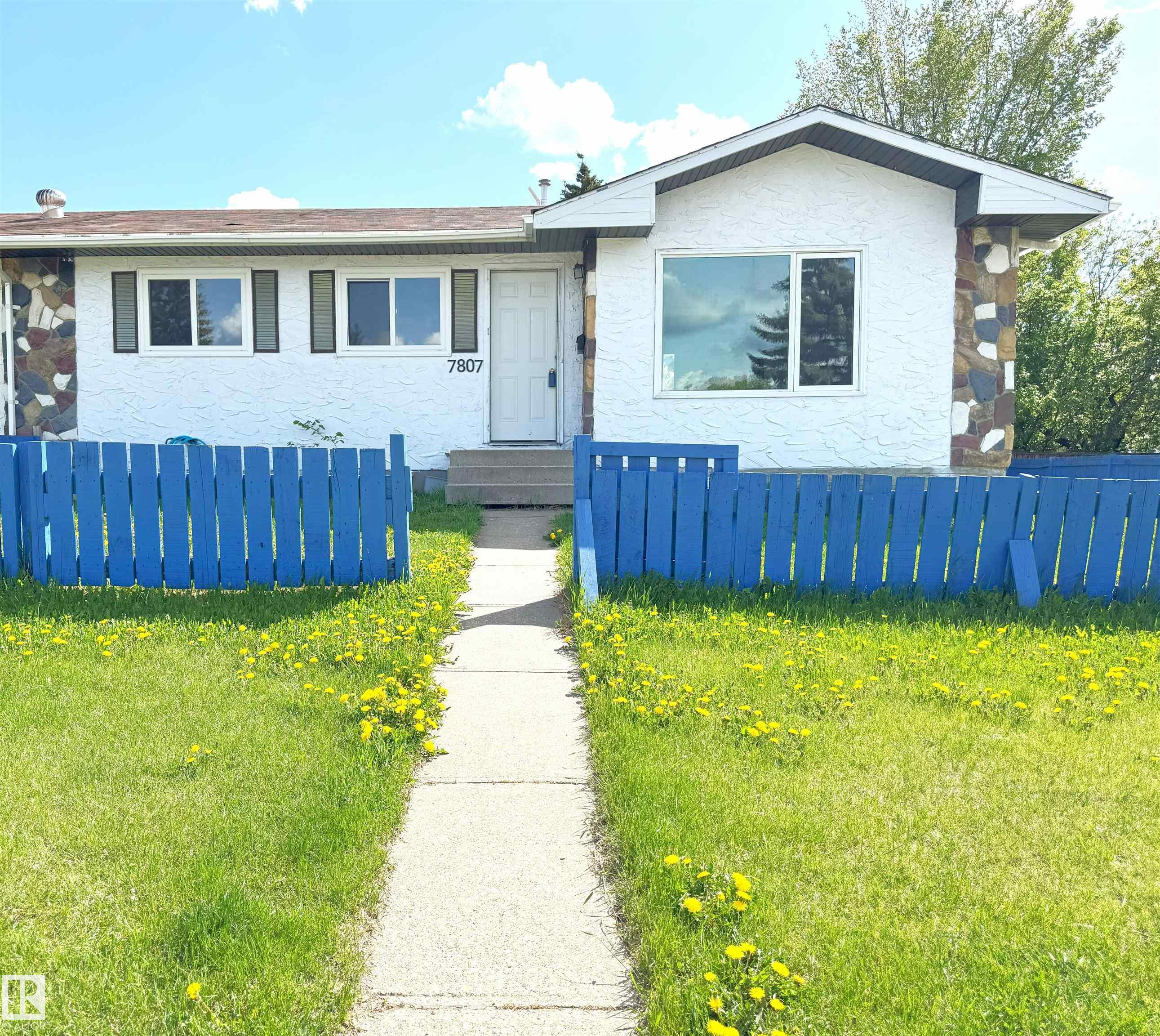 Photo 2 at 7807 36 Avenue NW, Richfield, Edmonton