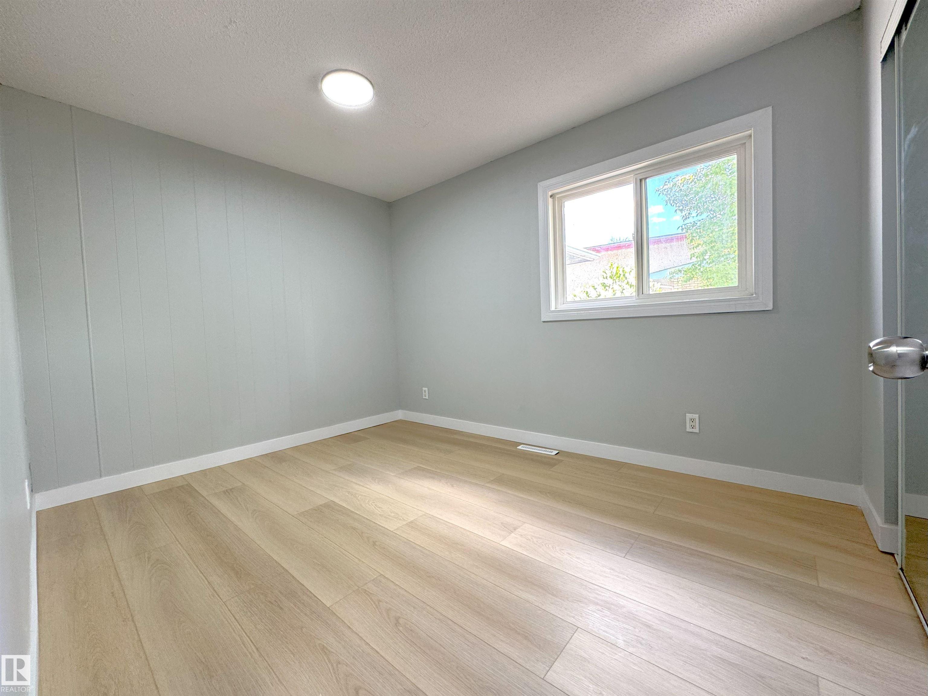 Photo 14 at 7807 36 Avenue NW, Richfield, Edmonton