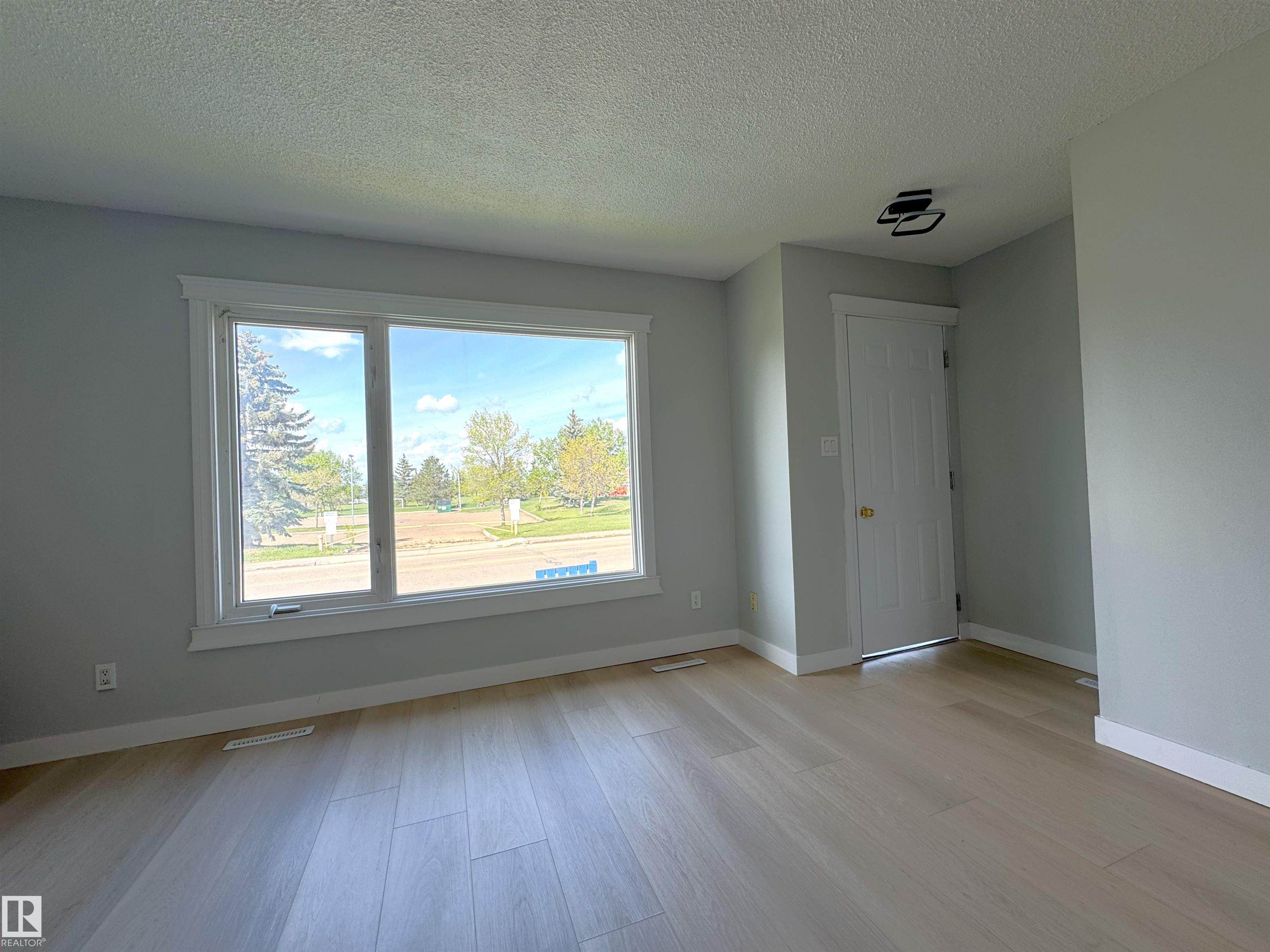 Photo 9 at 7807 36 Avenue NW, Richfield, Edmonton