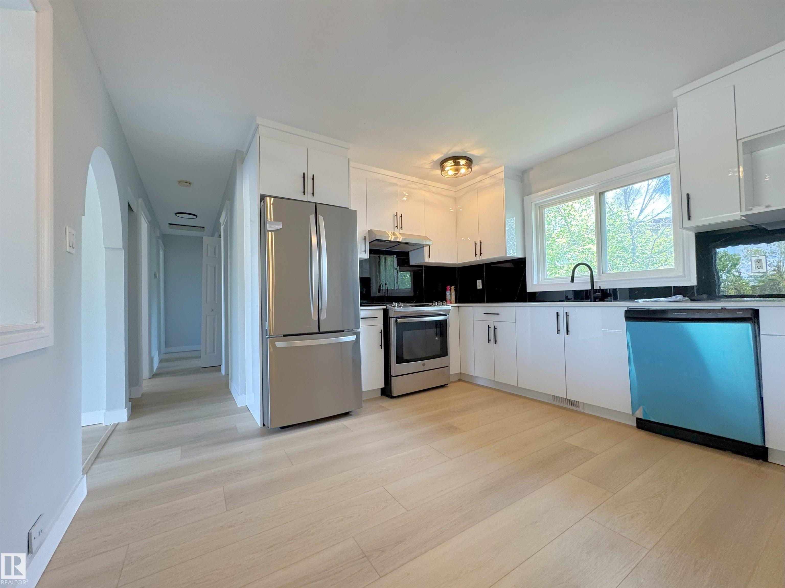 Photo 10 at 7807 36 Avenue NW, Richfield, Edmonton