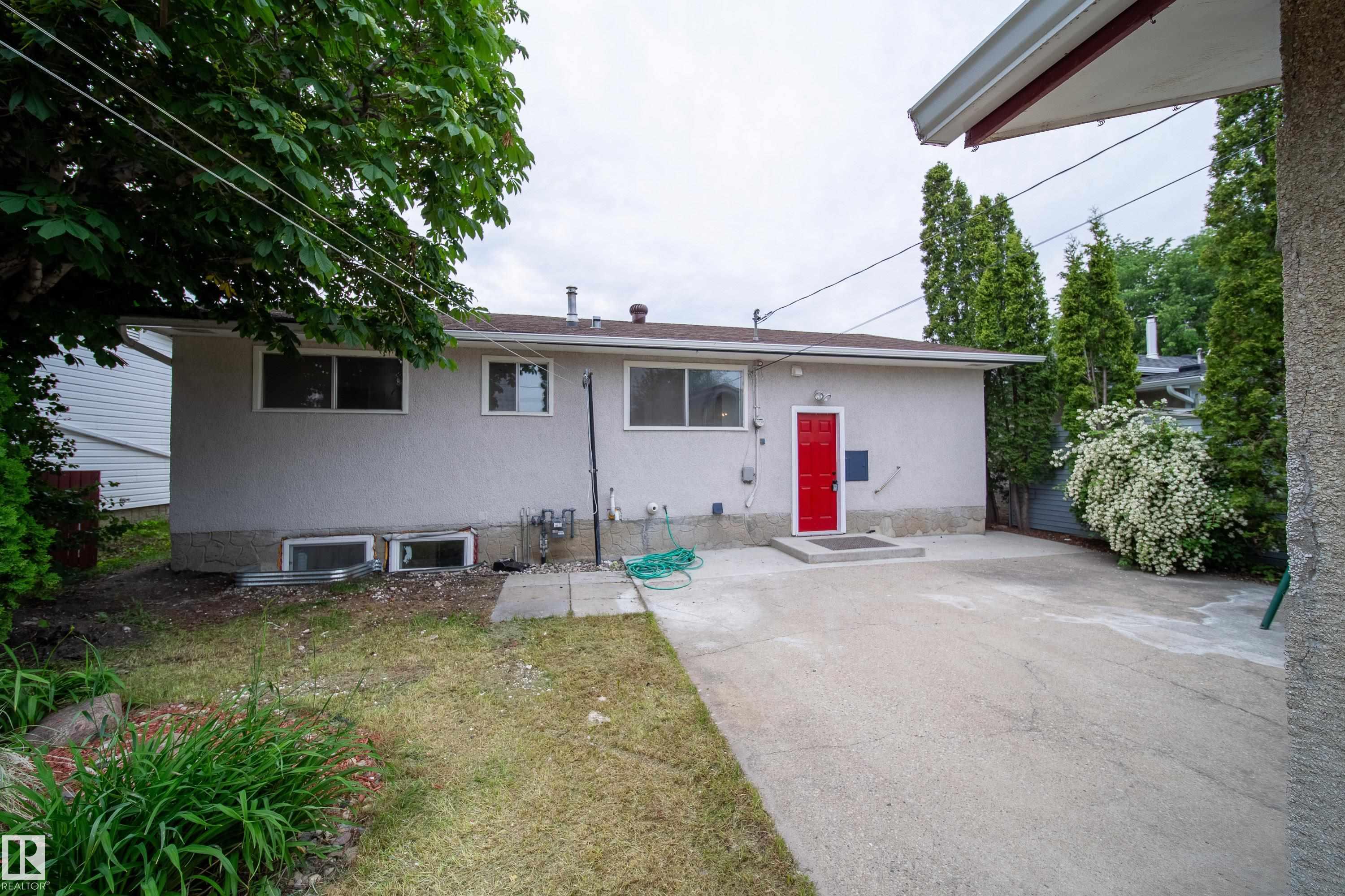 Photo 14 at 6708 132 Avenue NW, Delwood, Edmonton