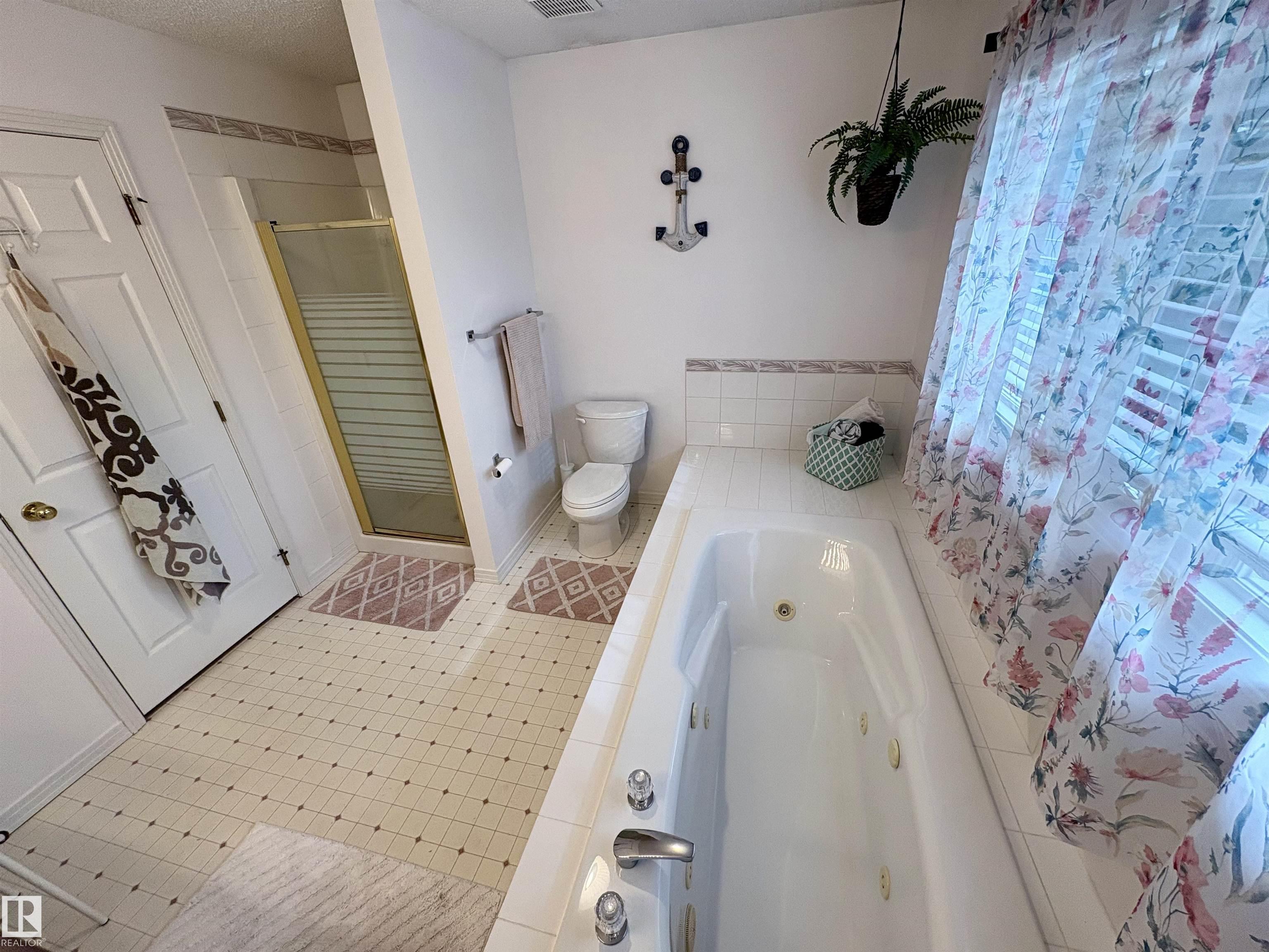 Photo 14 at 75 Woodside Crescent, Woodhaven, Spruce Grove