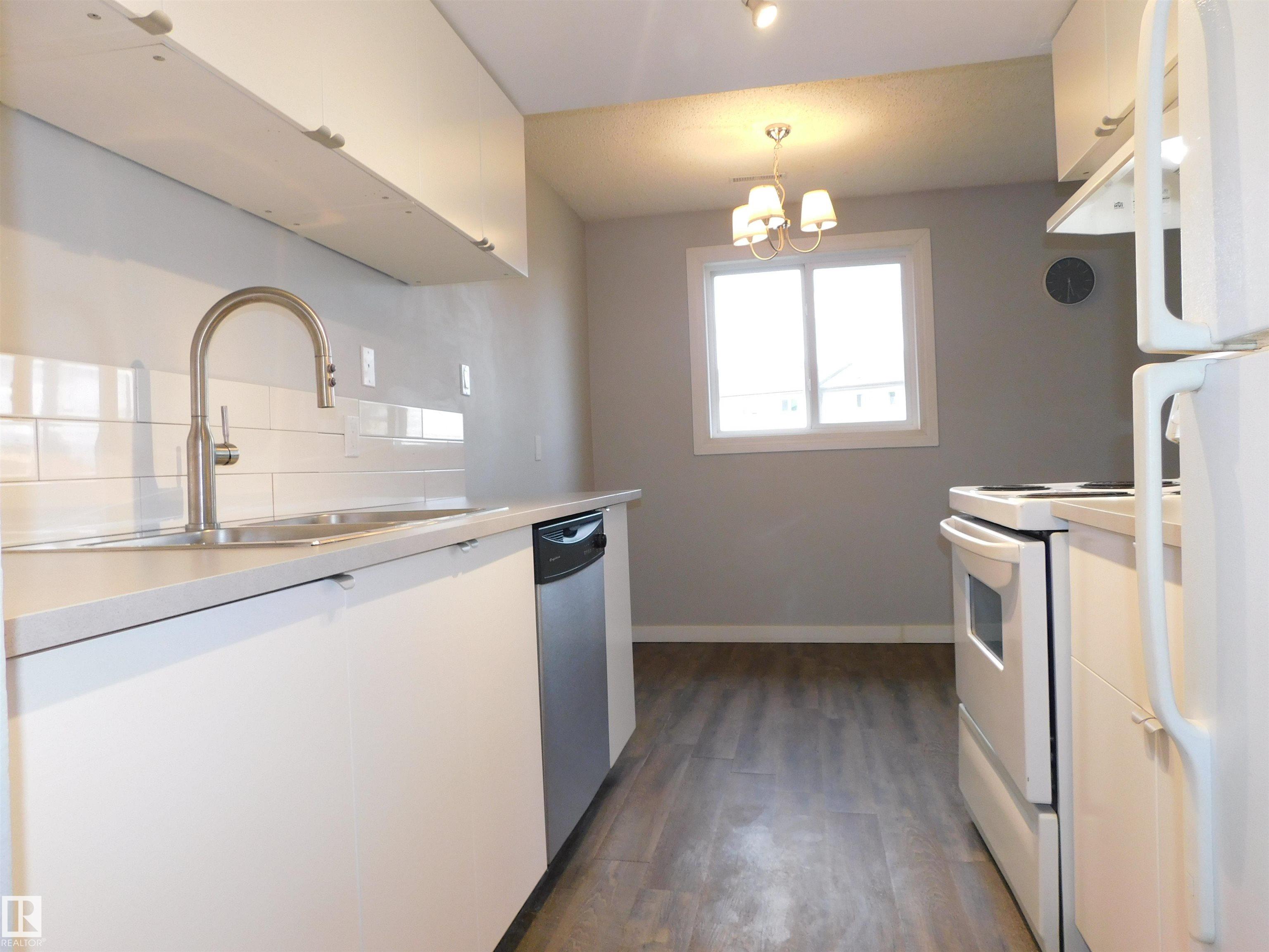 Photo 2 at 1412 Lakewood Road W NW, Tipaskan, Edmonton