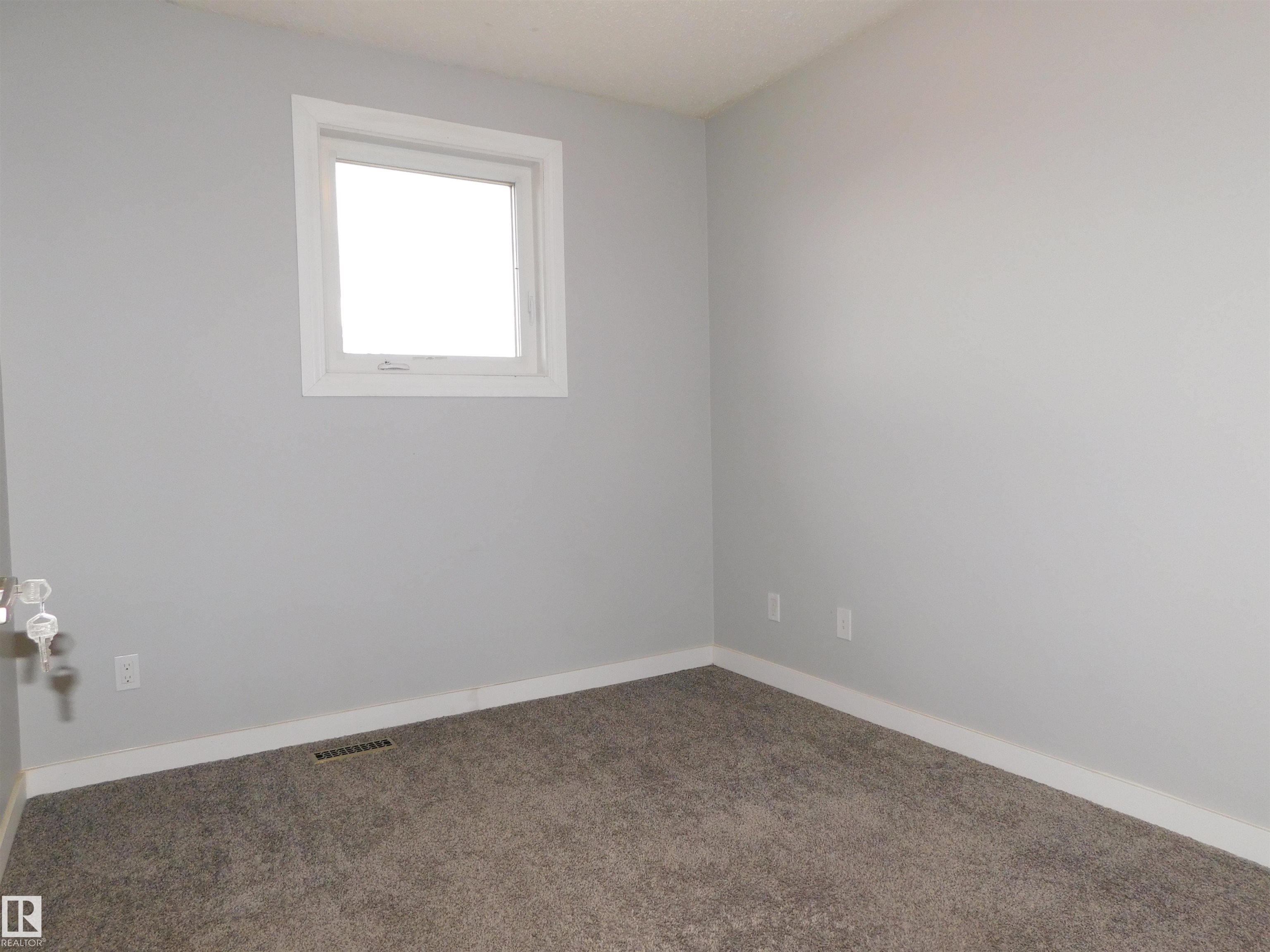 Photo 7 at 1412 Lakewood Road W NW, Tipaskan, Edmonton