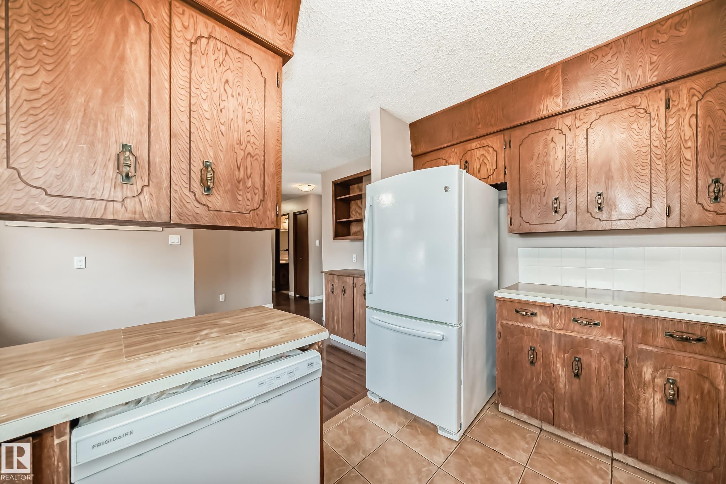 Photo 14 at 7026 11 Avenue NW, Menisa, Edmonton