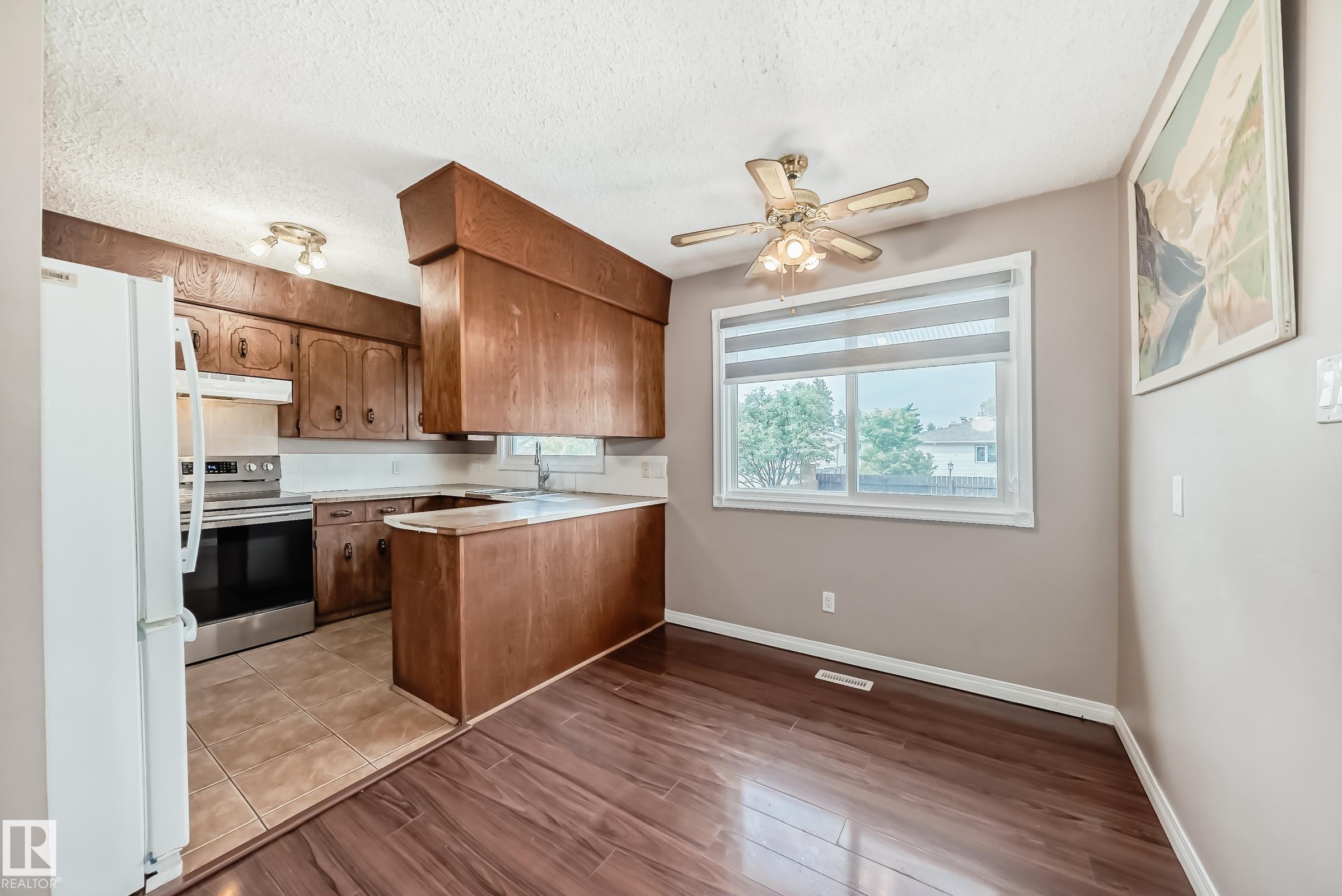 Photo 16 at 7026 11 Avenue NW, Menisa, Edmonton