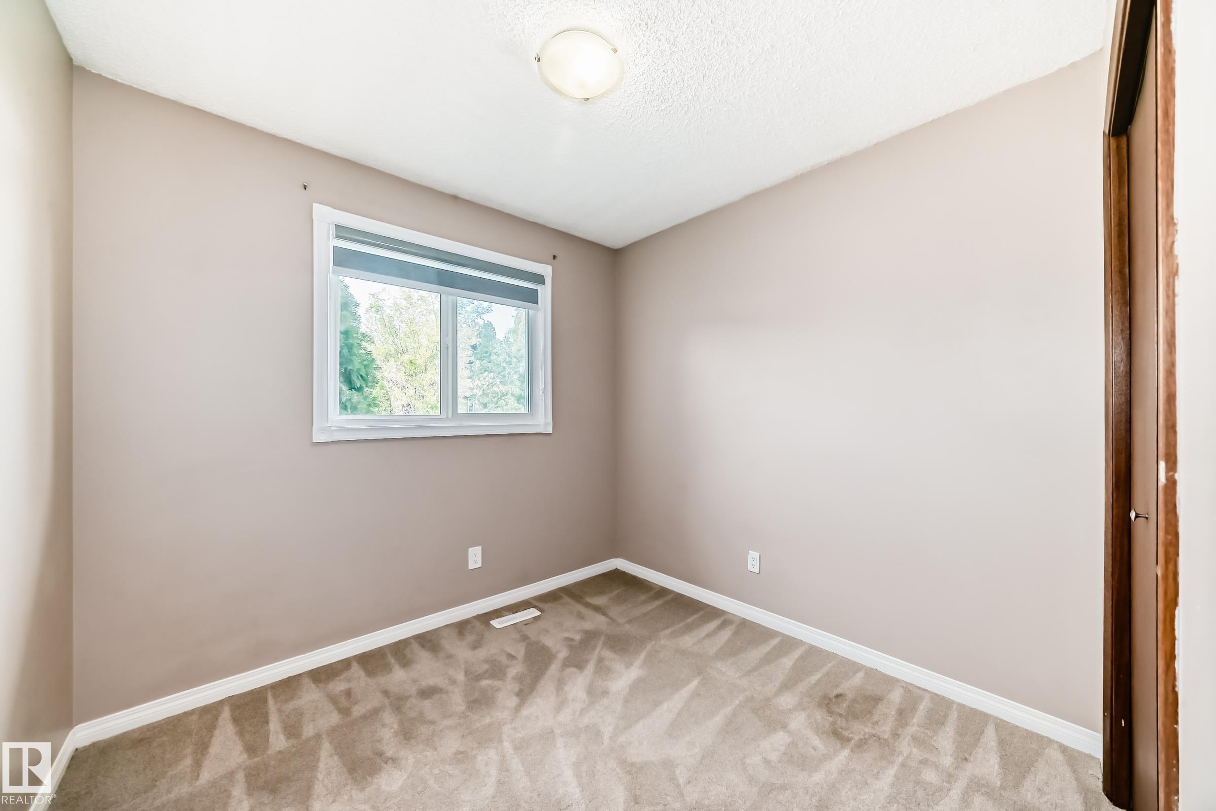 Photo 26 at 7026 11 Avenue NW, Menisa, Edmonton
