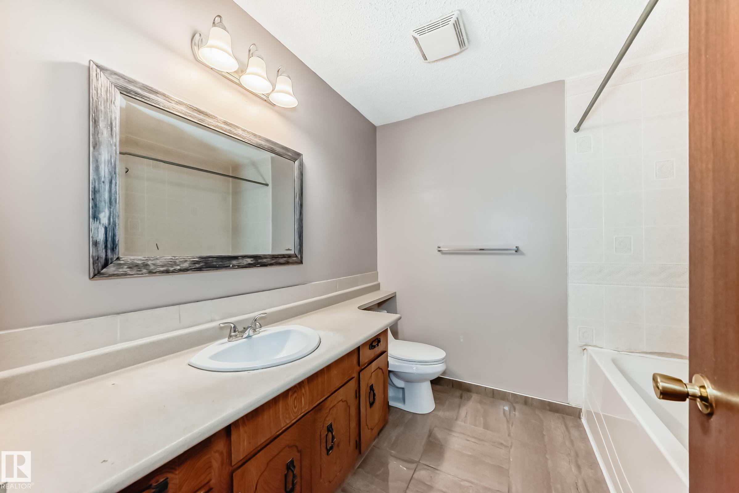 Photo 28 at 7026 11 Avenue NW, Menisa, Edmonton