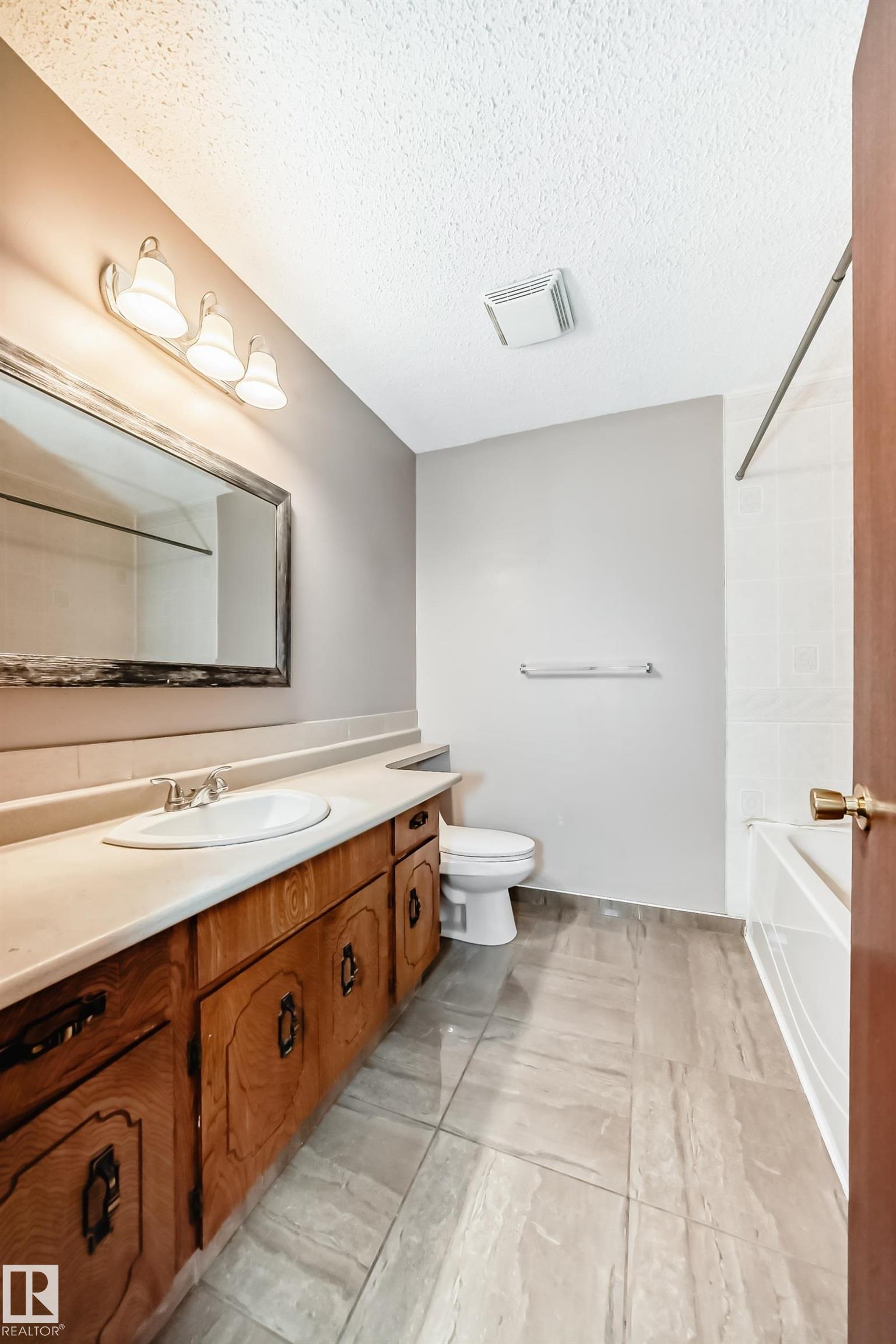 Photo 29 at 7026 11 Avenue NW, Menisa, Edmonton