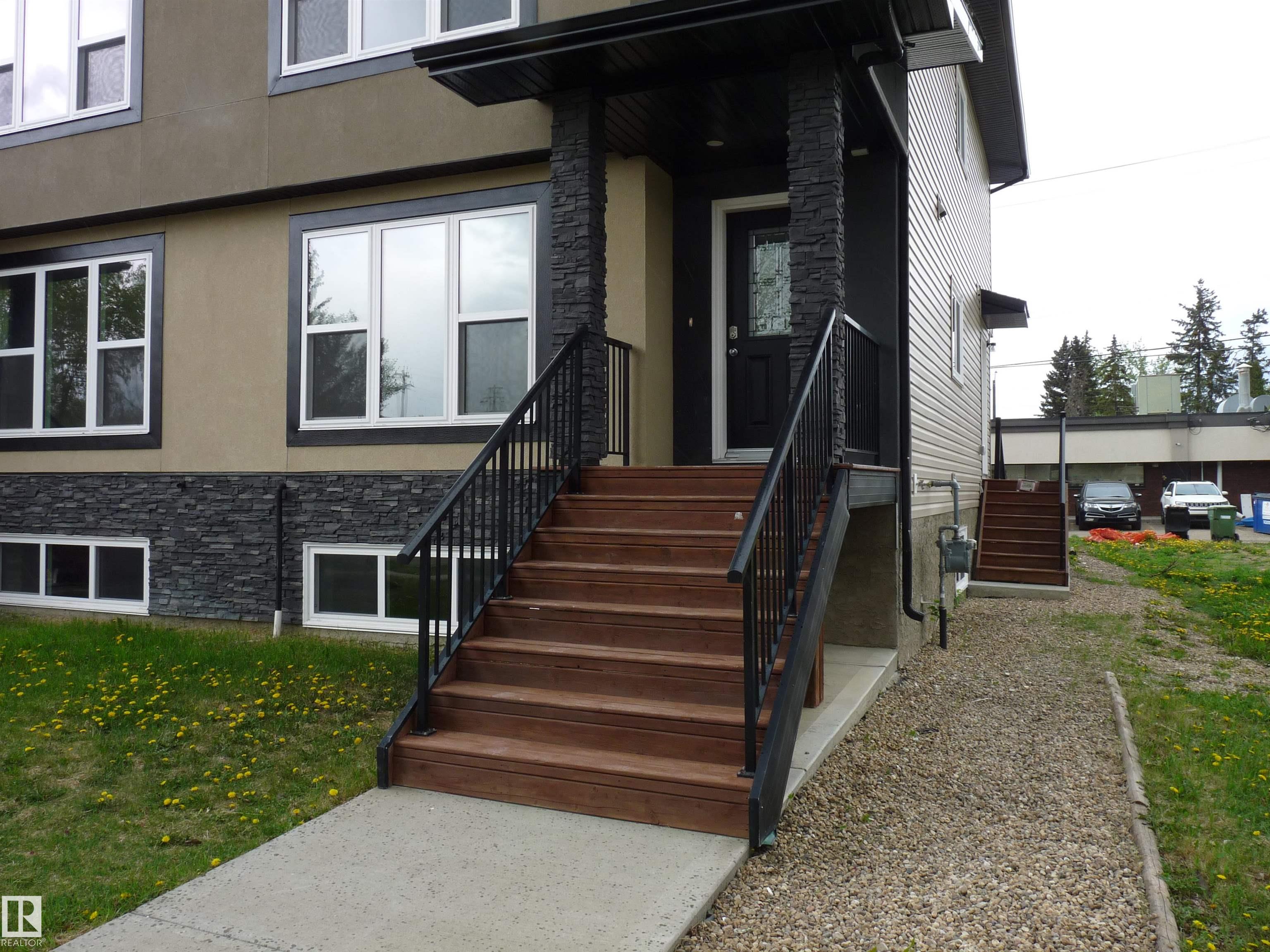 Photo 2 at 5006 48 Avenue, Linsford Park, Leduc