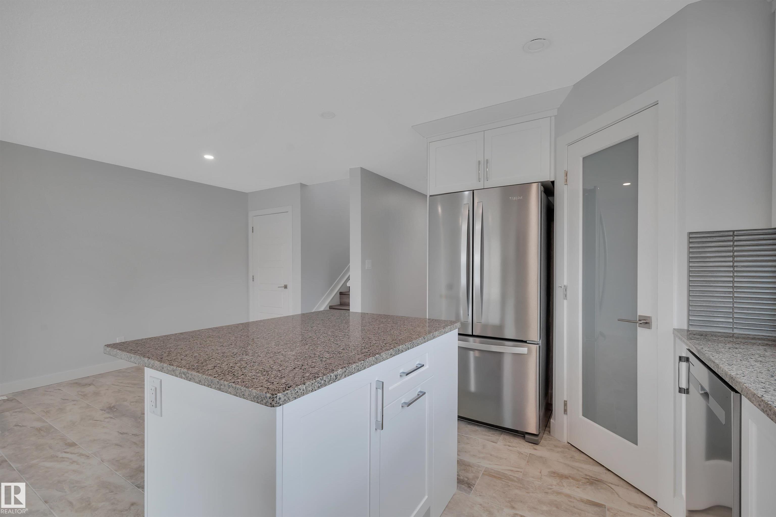 Photo 11 at 5006 48 Avenue, Linsford Park, Leduc