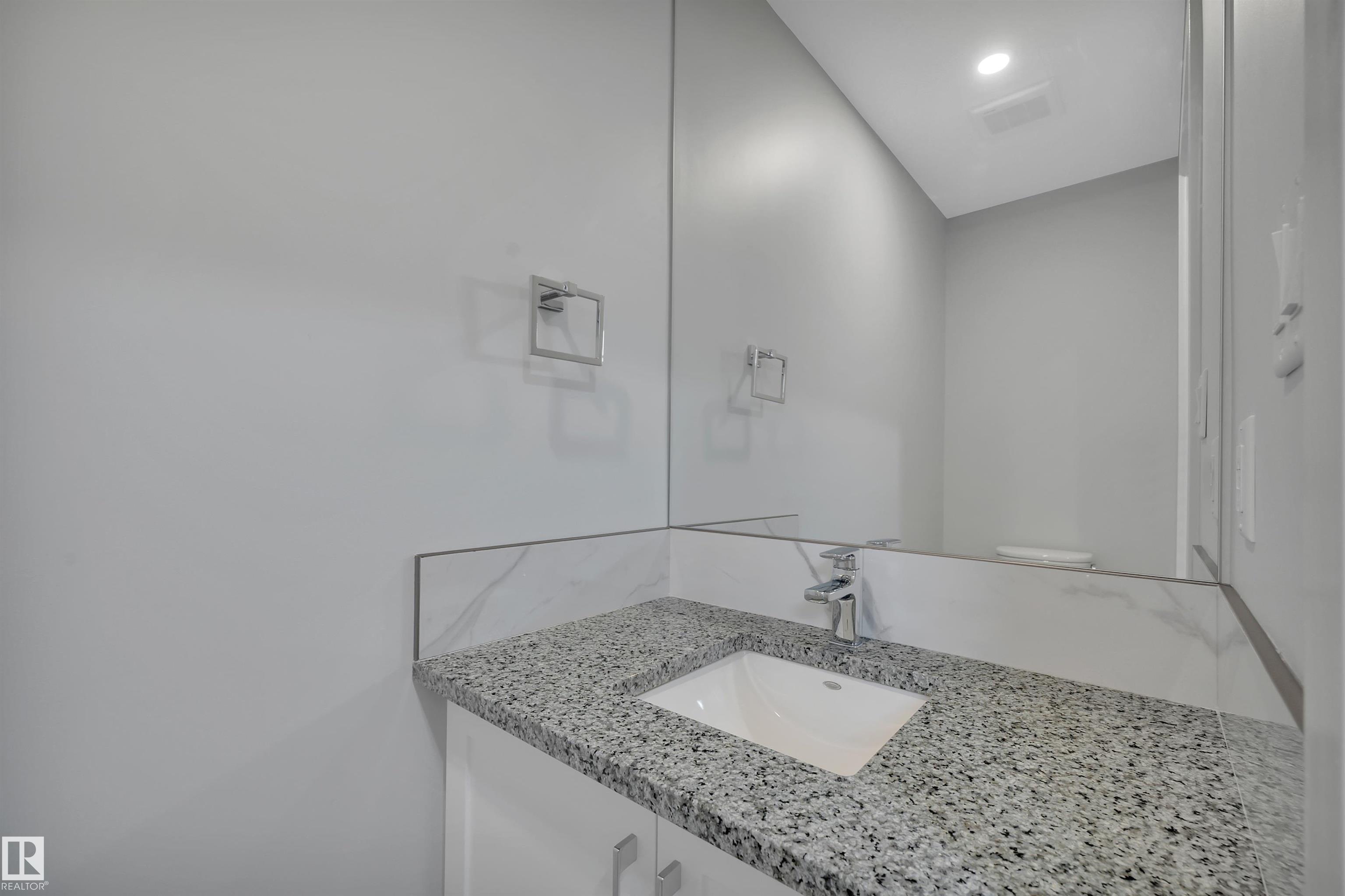 Photo 16 at 5006 48 Avenue, Linsford Park, Leduc
