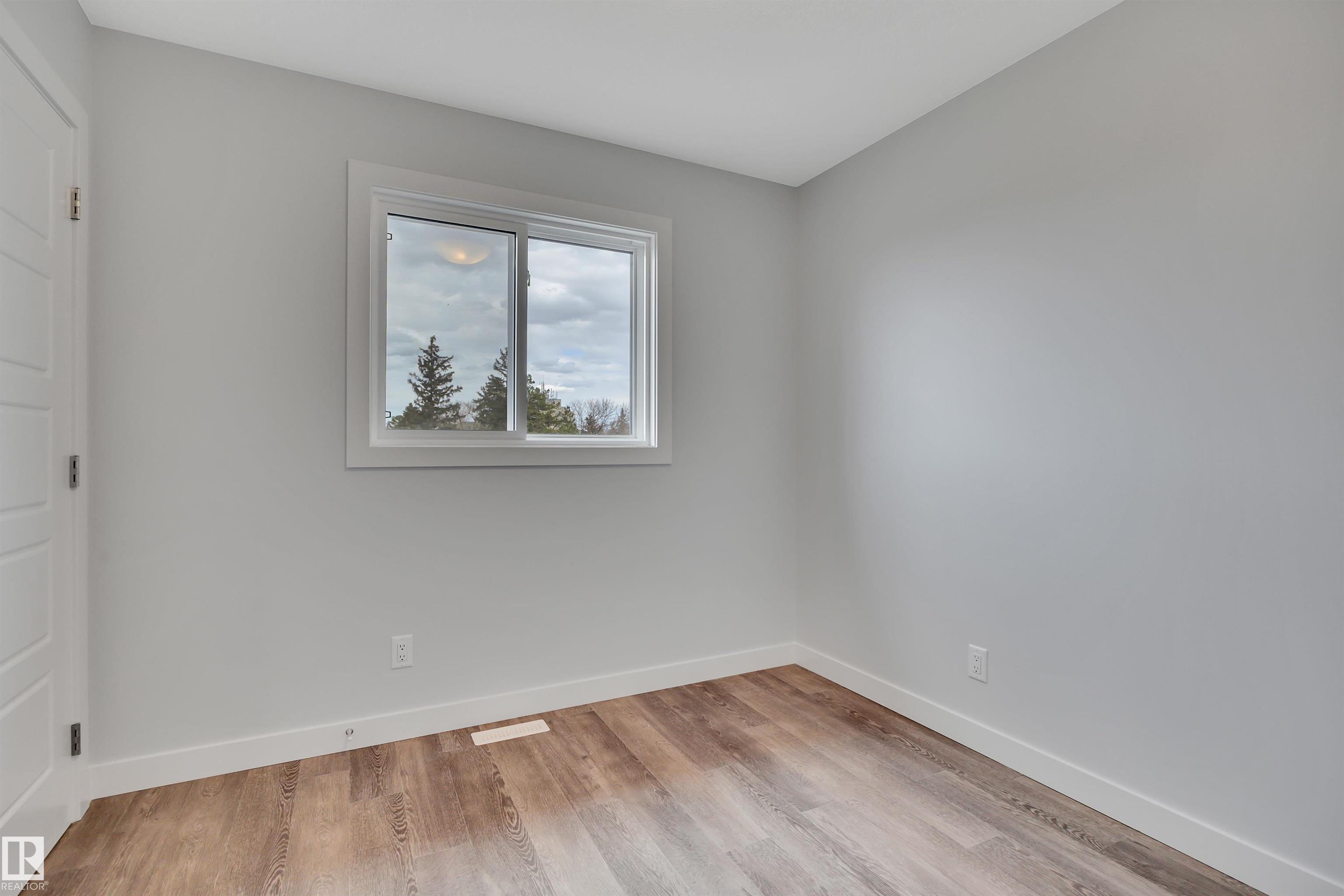 Photo 25 at 5006 48 Avenue, Linsford Park, Leduc