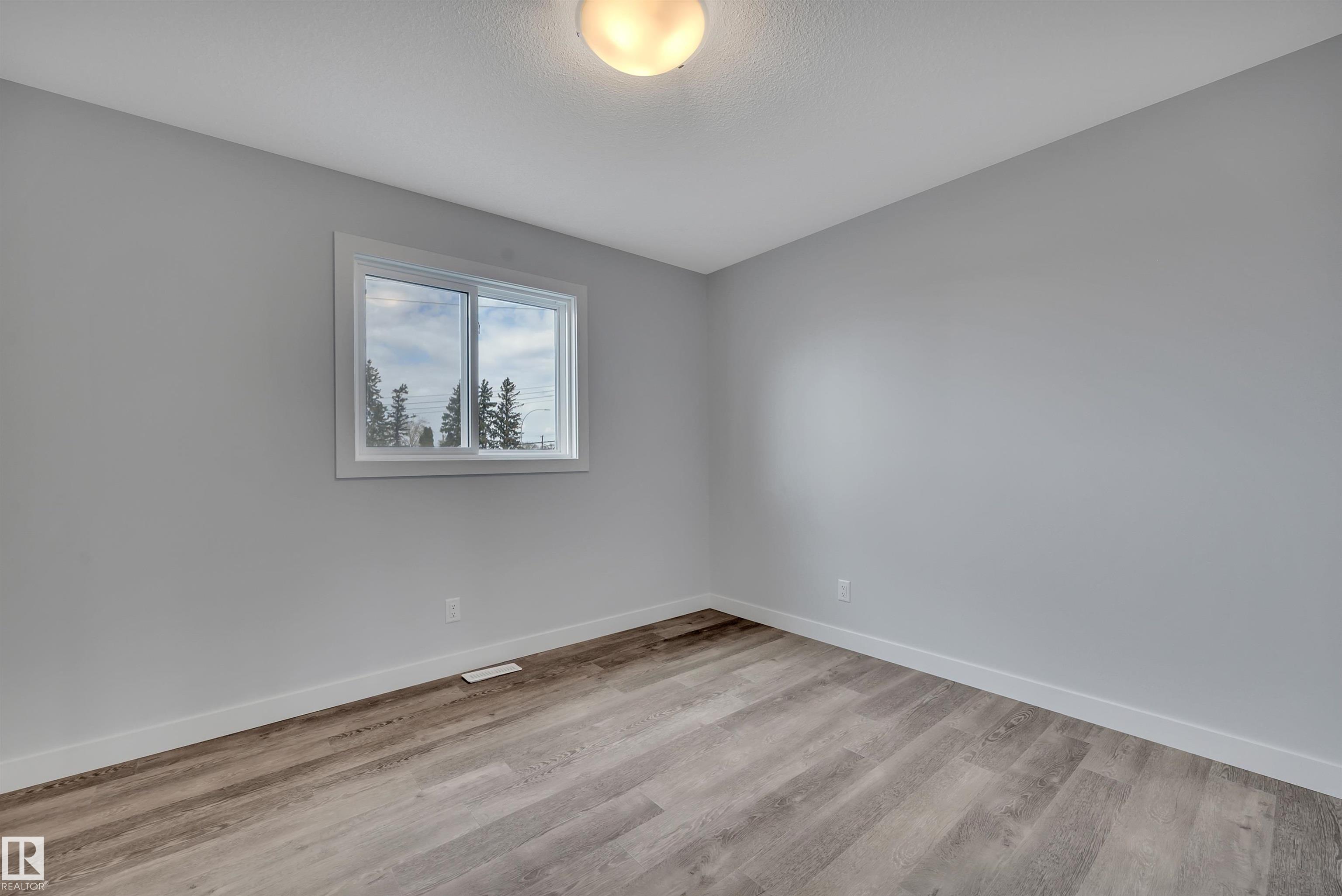 Photo 27 at 5006 48 Avenue, Linsford Park, Leduc
