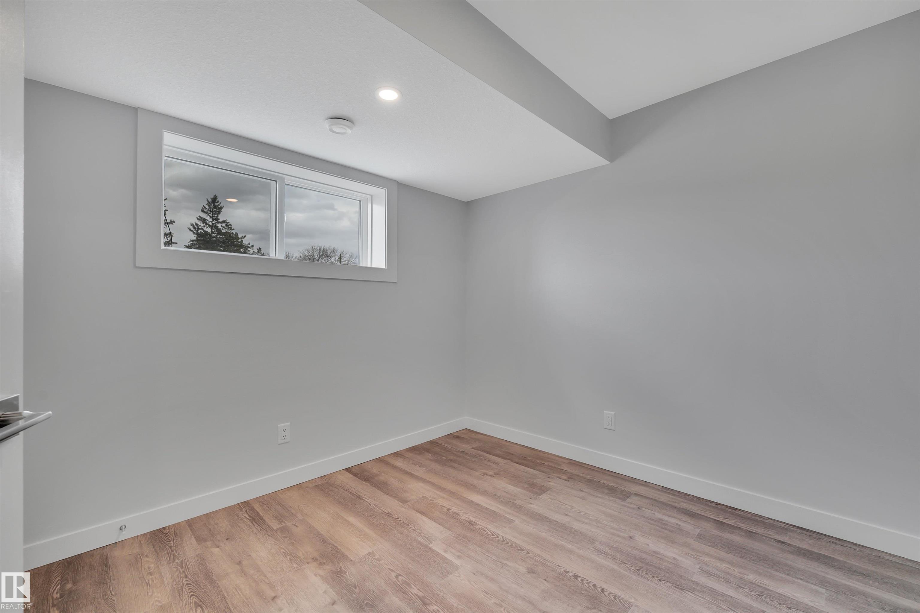Photo 33 at 5006 48 Avenue, Linsford Park, Leduc