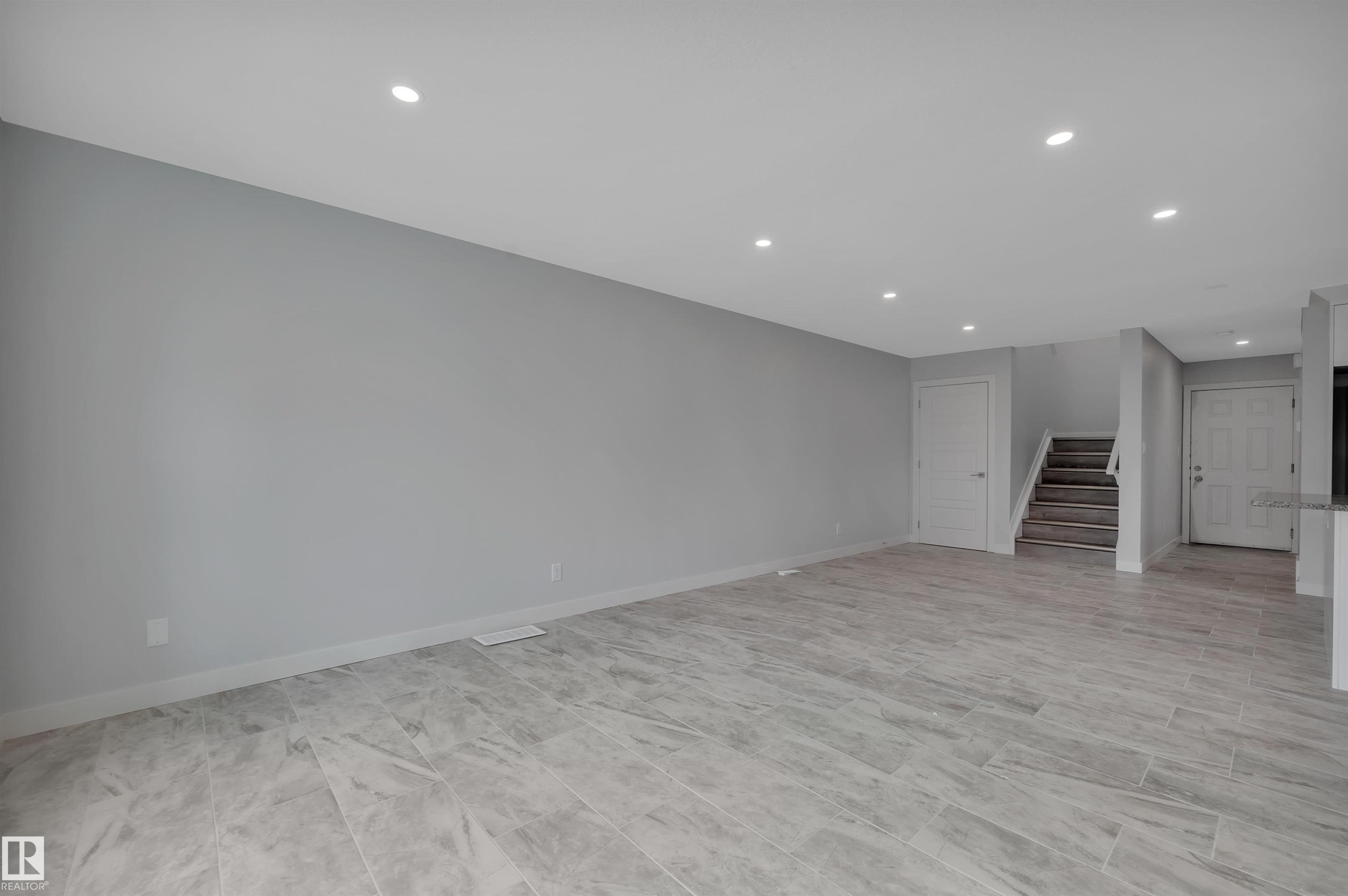 Photo 5 at 5006 48 Avenue, Linsford Park, Leduc