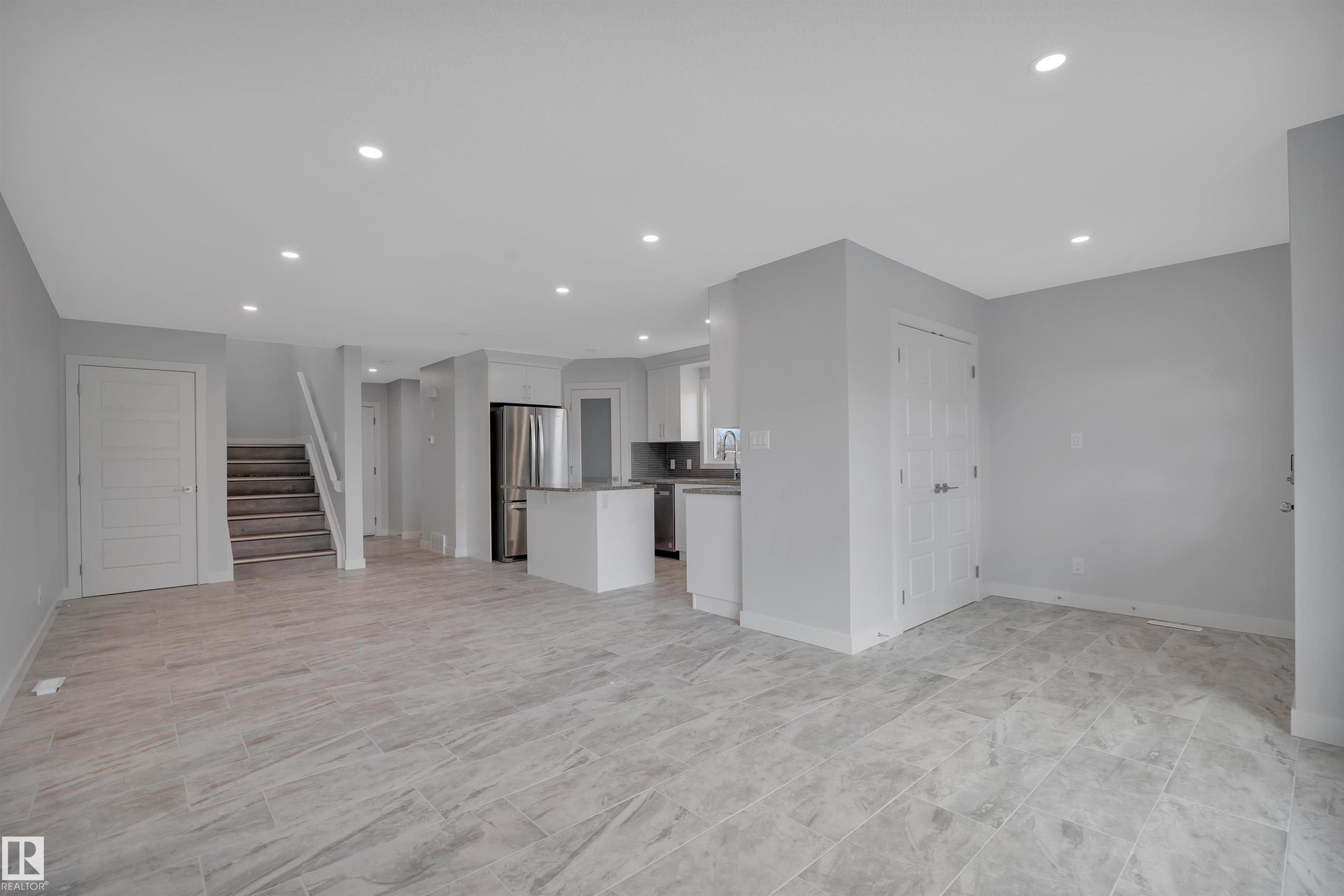 Photo 6 at 5006 48 Avenue, Linsford Park, Leduc