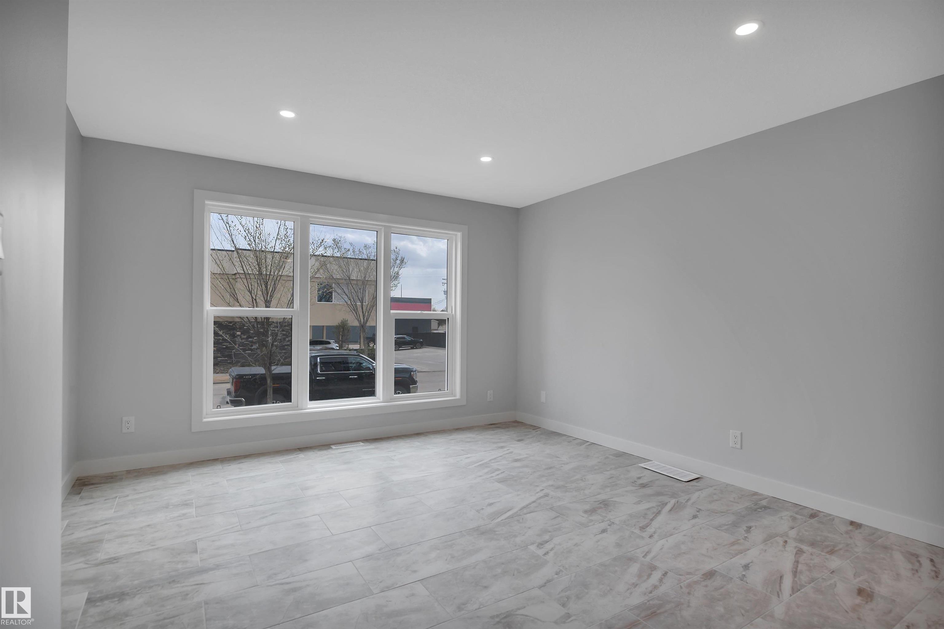 Photo 8 at 5006 48 Avenue, Linsford Park, Leduc
