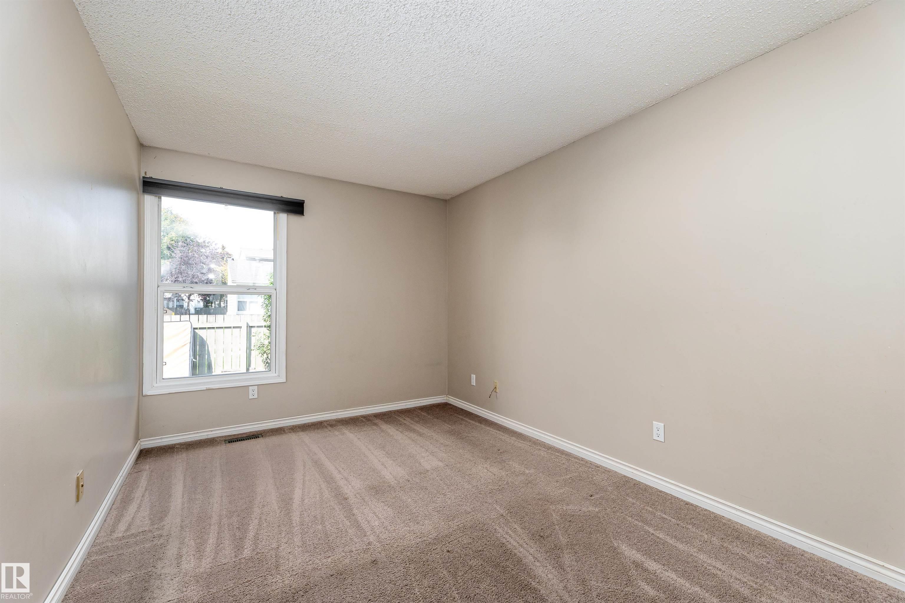 Photo 11 at 1130 Knottwood Road NW, Ekota, Edmonton