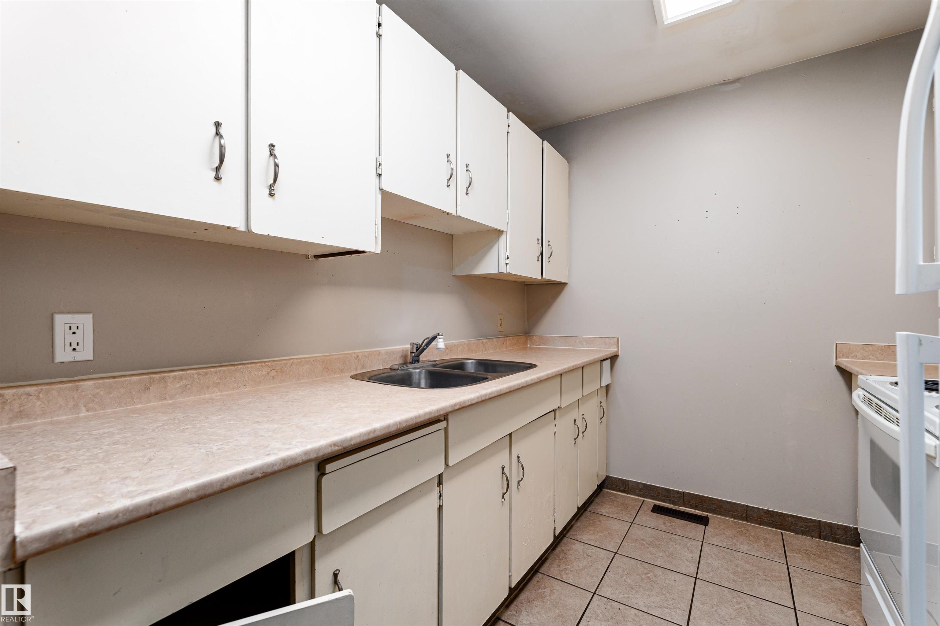 Photo 18 at 1130 Knottwood Road NW, Ekota, Edmonton