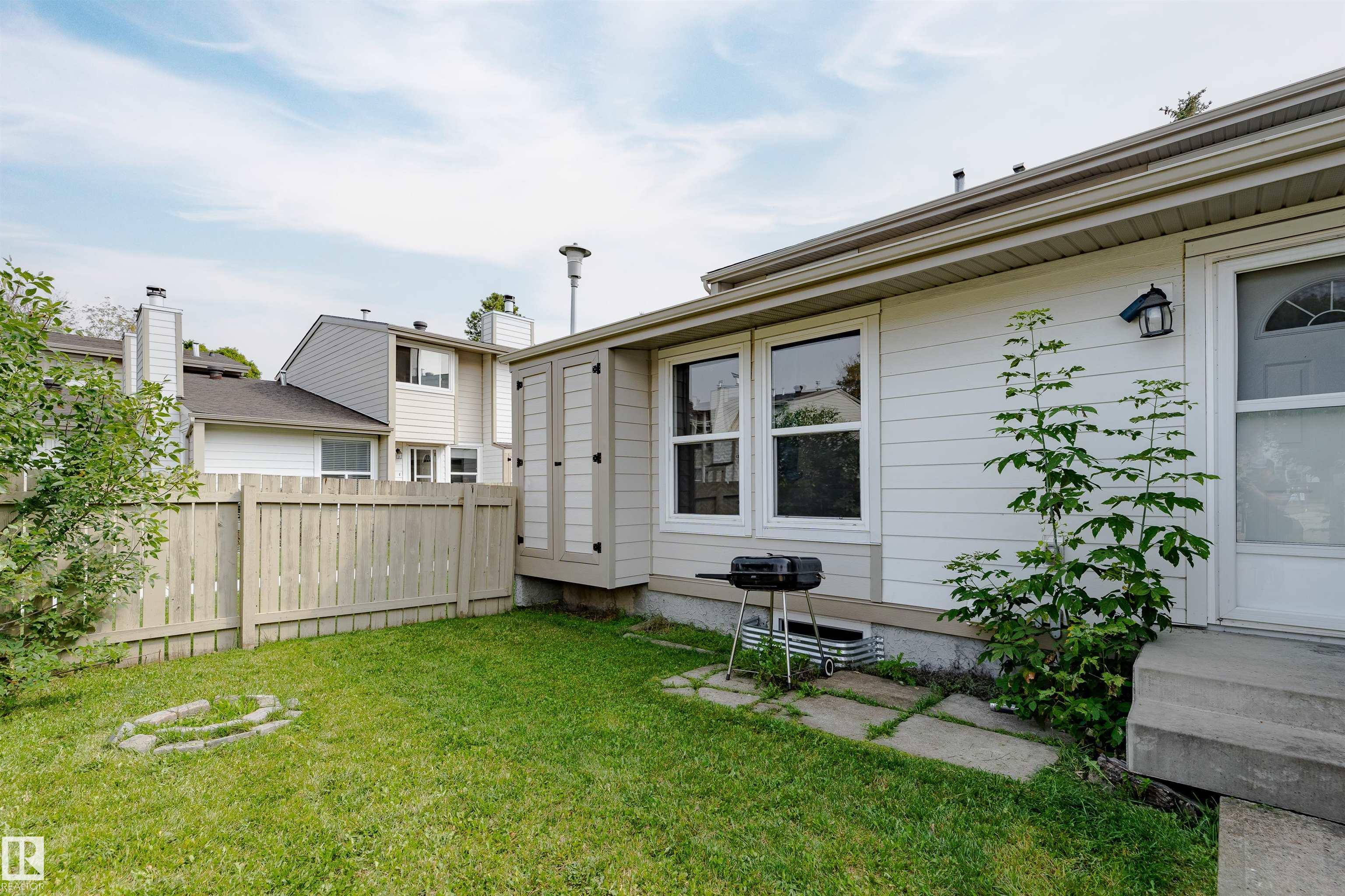 Photo 4 at 1130 Knottwood Road NW, Ekota, Edmonton