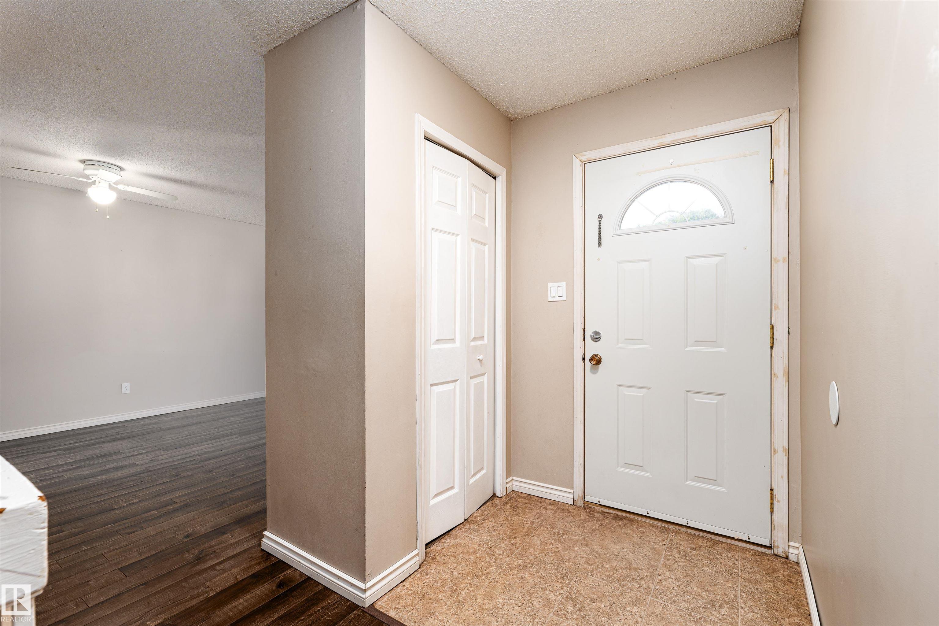 Photo 6 at 1130 Knottwood Road NW, Ekota, Edmonton