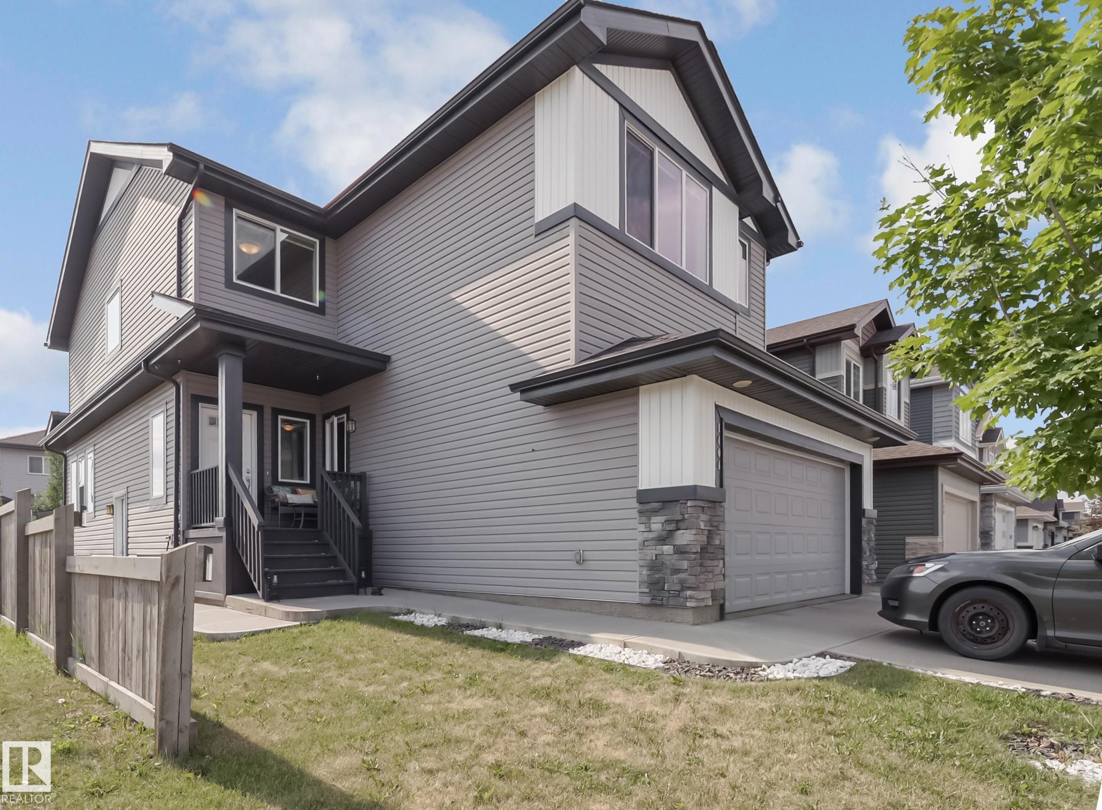 Photo 2 at 1404 29 Street NW, Laurel, Edmonton
