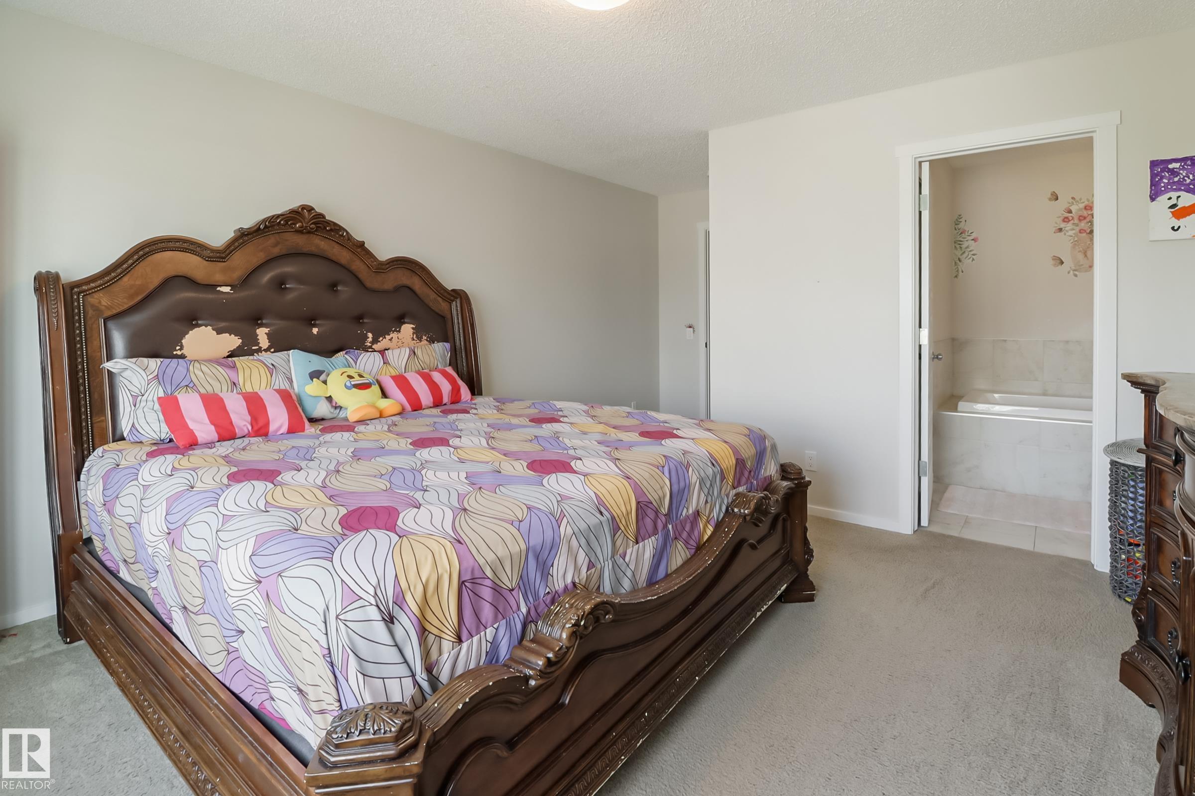 Photo 16 at 1404 29 Street NW, Laurel, Edmonton
