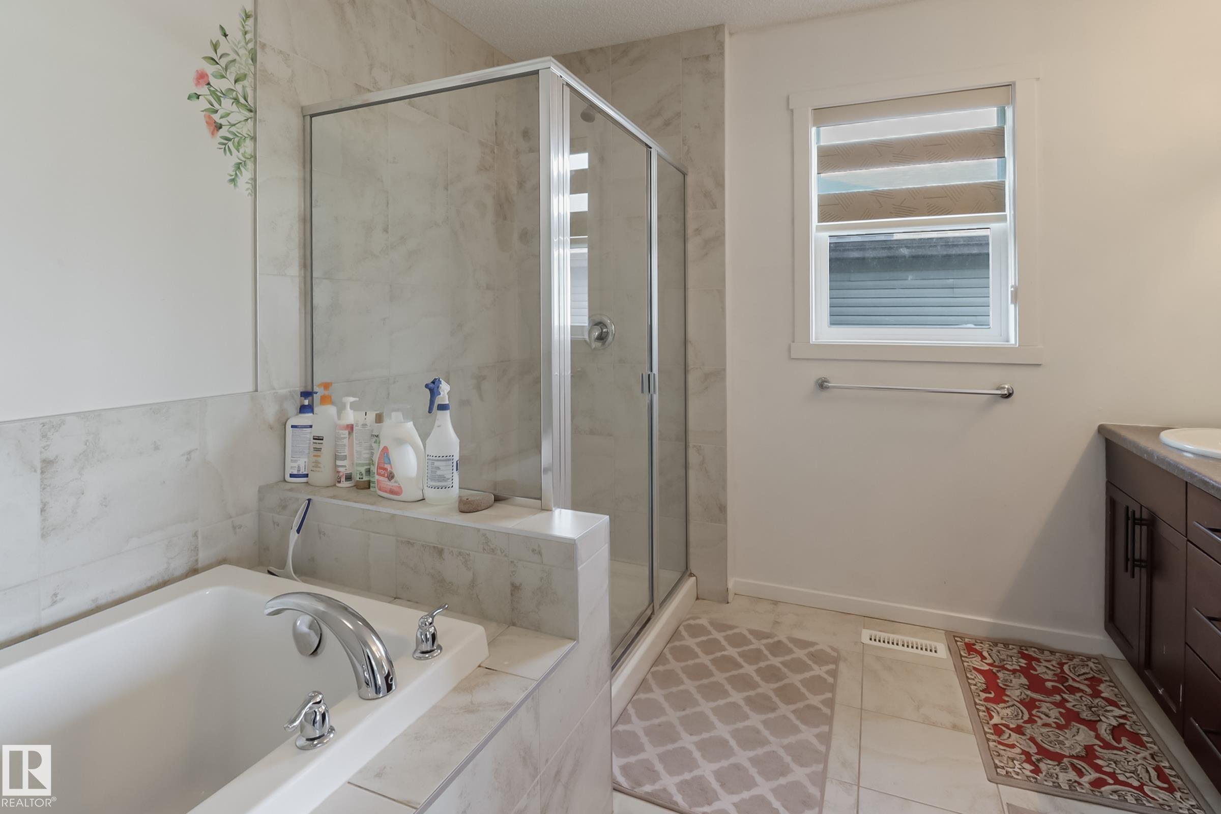 Photo 24 at 1404 29 Street NW, Laurel, Edmonton