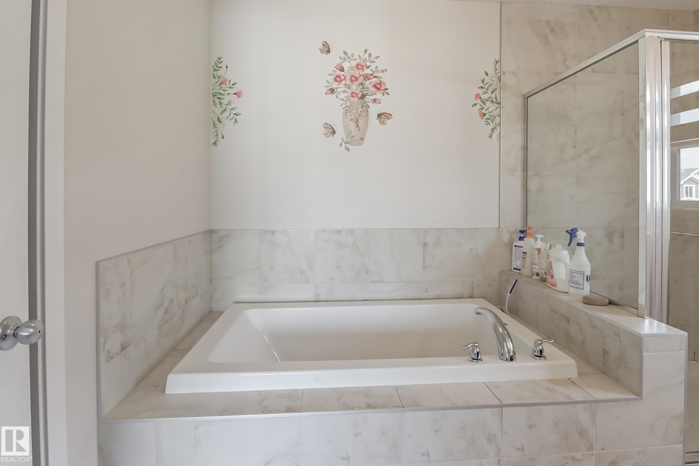 Photo 25 at 1404 29 Street NW, Laurel, Edmonton