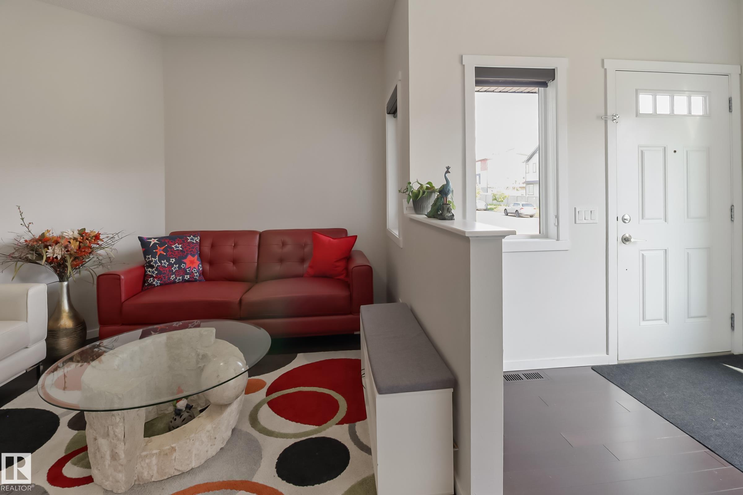 Photo 5 at 1404 29 Street NW, Laurel, Edmonton