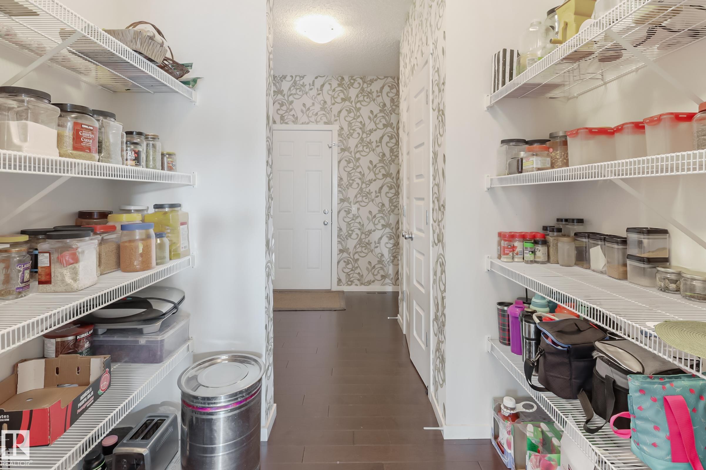 Photo 7 at 1404 29 Street NW, Laurel, Edmonton