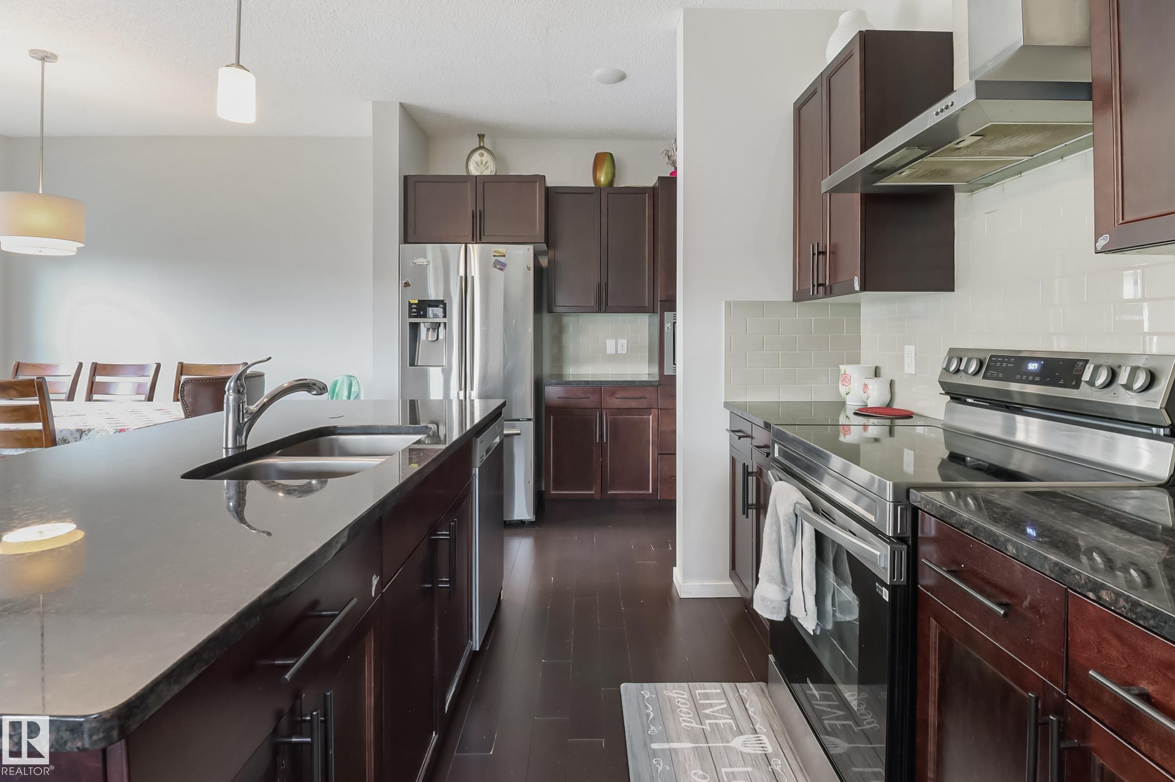 Photo 10 at 1404 29 Street NW, Laurel, Edmonton