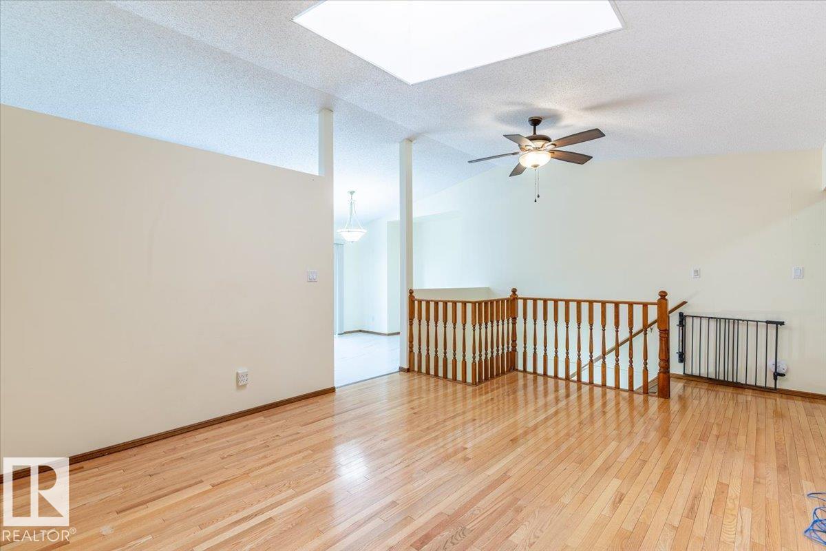 Photo 11 at 4829 32 Avenue NW, Weinlos, Edmonton