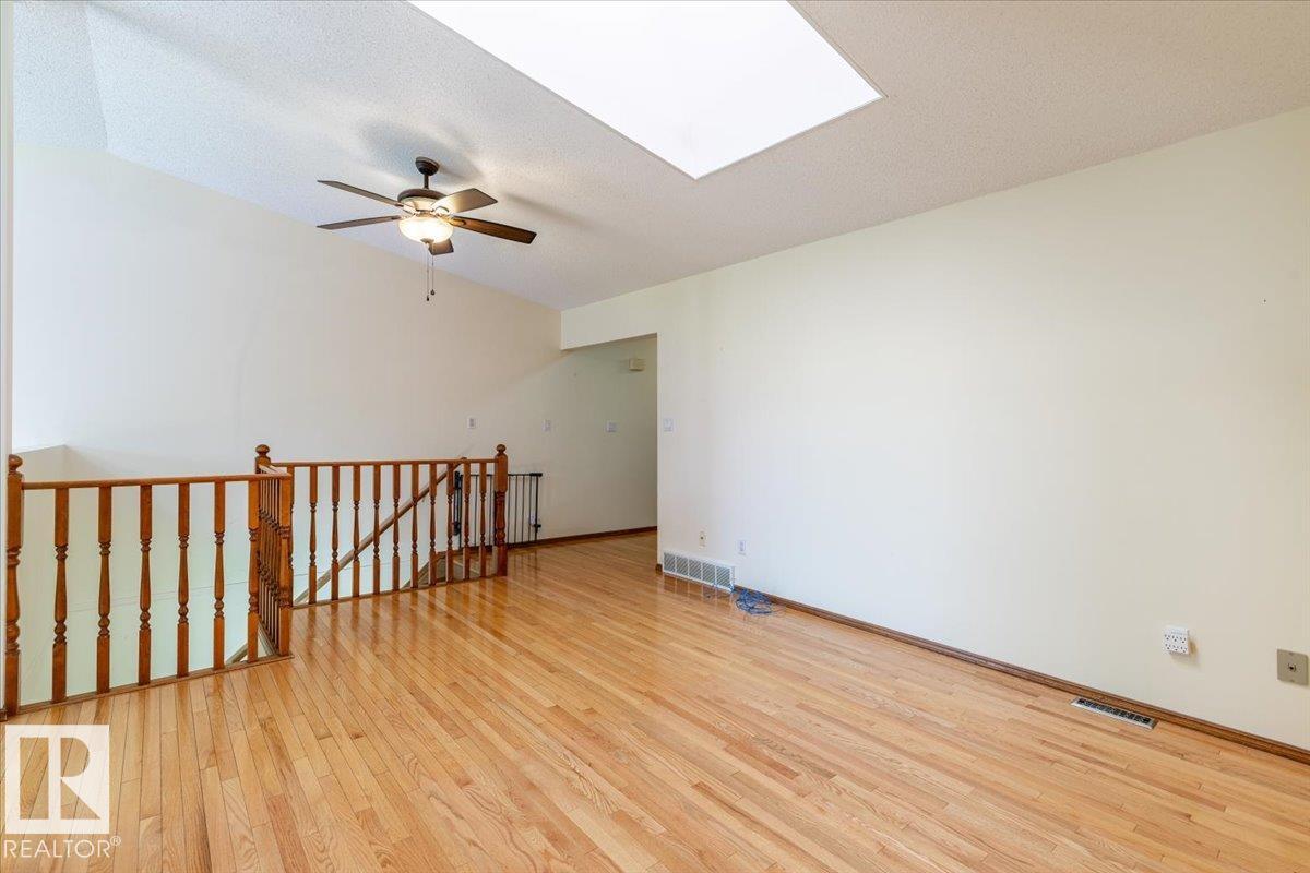 Photo 12 at 4829 32 Avenue NW, Weinlos, Edmonton