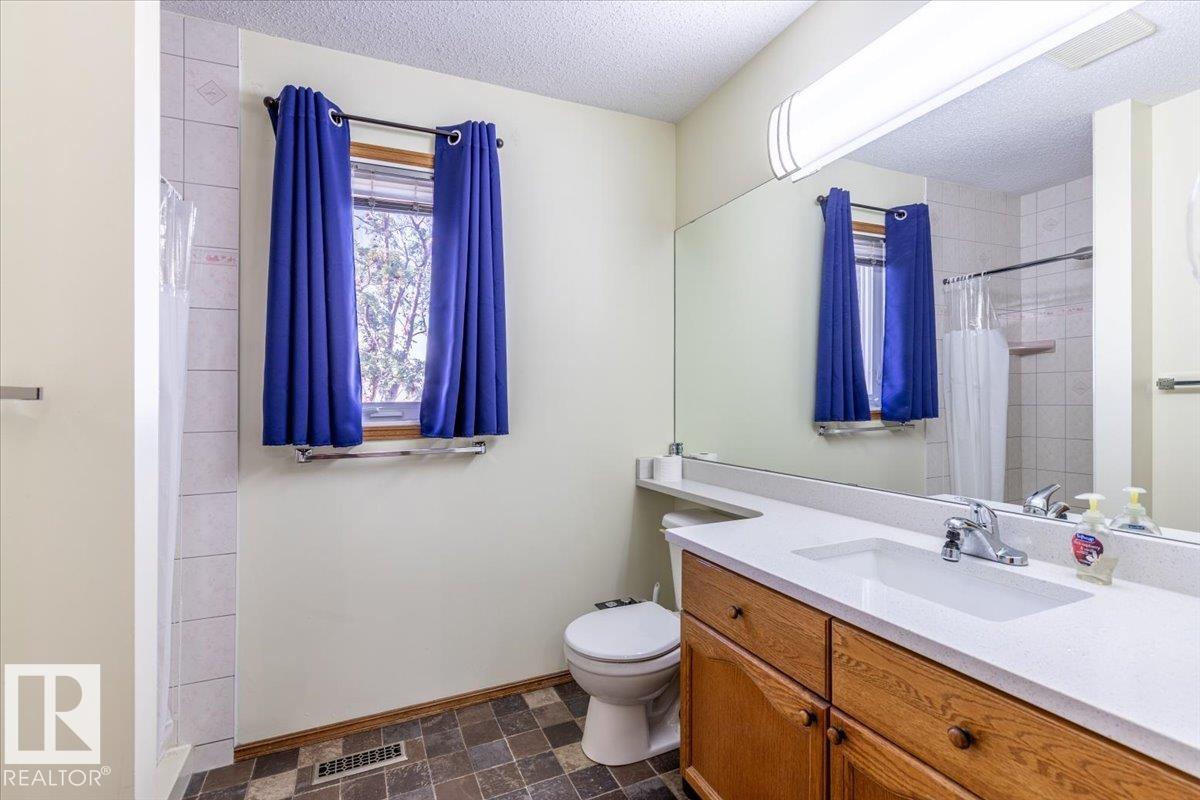 Photo 8 at 4829 32 Avenue NW, Weinlos, Edmonton