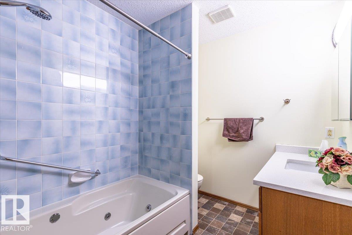 Photo 9 at 4829 32 Avenue NW, Weinlos, Edmonton