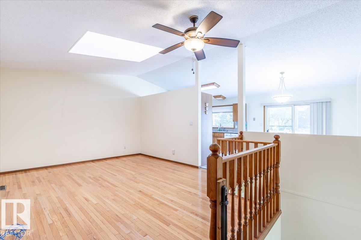 Photo 10 at 4829 32 Avenue NW, Weinlos, Edmonton