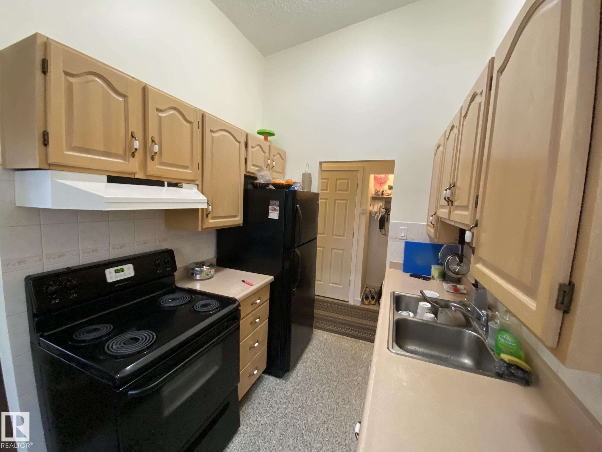 Photo 5 at 11839 45 Street NW, Beacon Heights, Edmonton