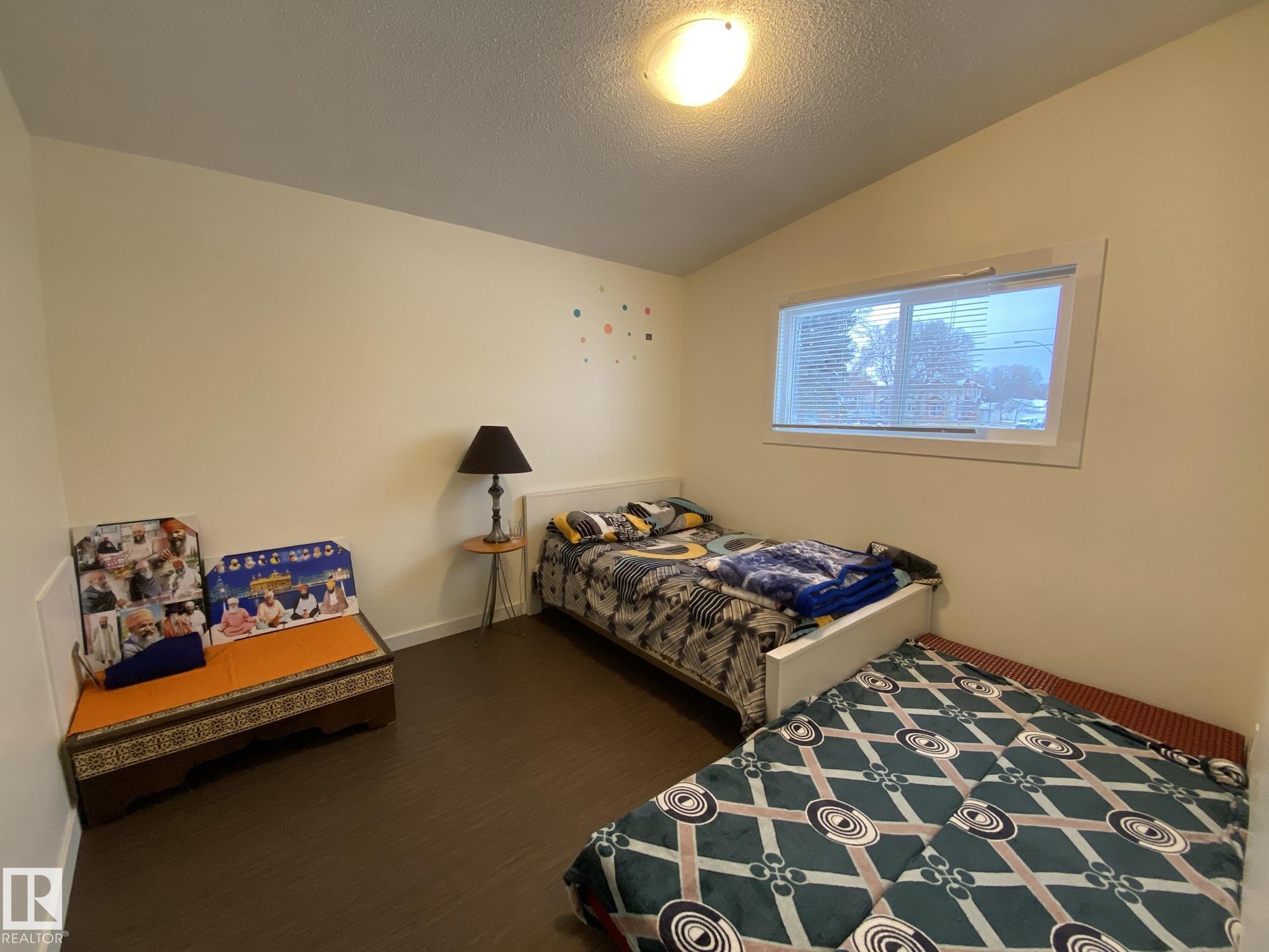 Photo 8 at 11839 45 Street NW, Beacon Heights, Edmonton