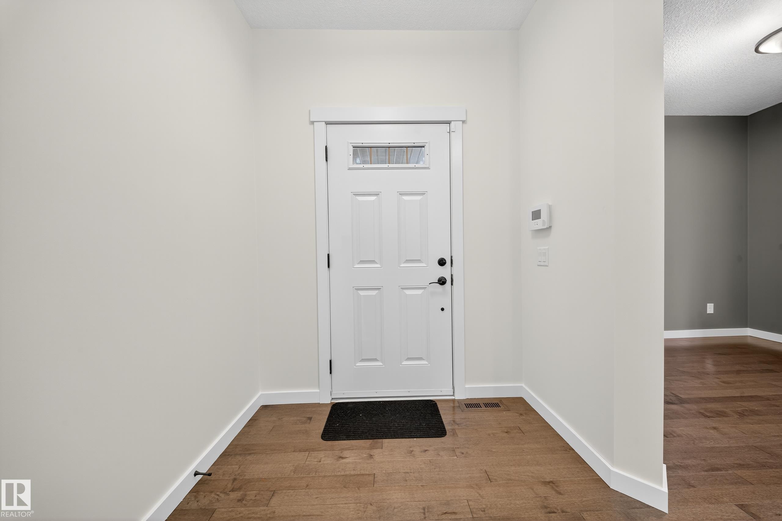 Picture for 4450 CRABAPPLE LANDING LD SW