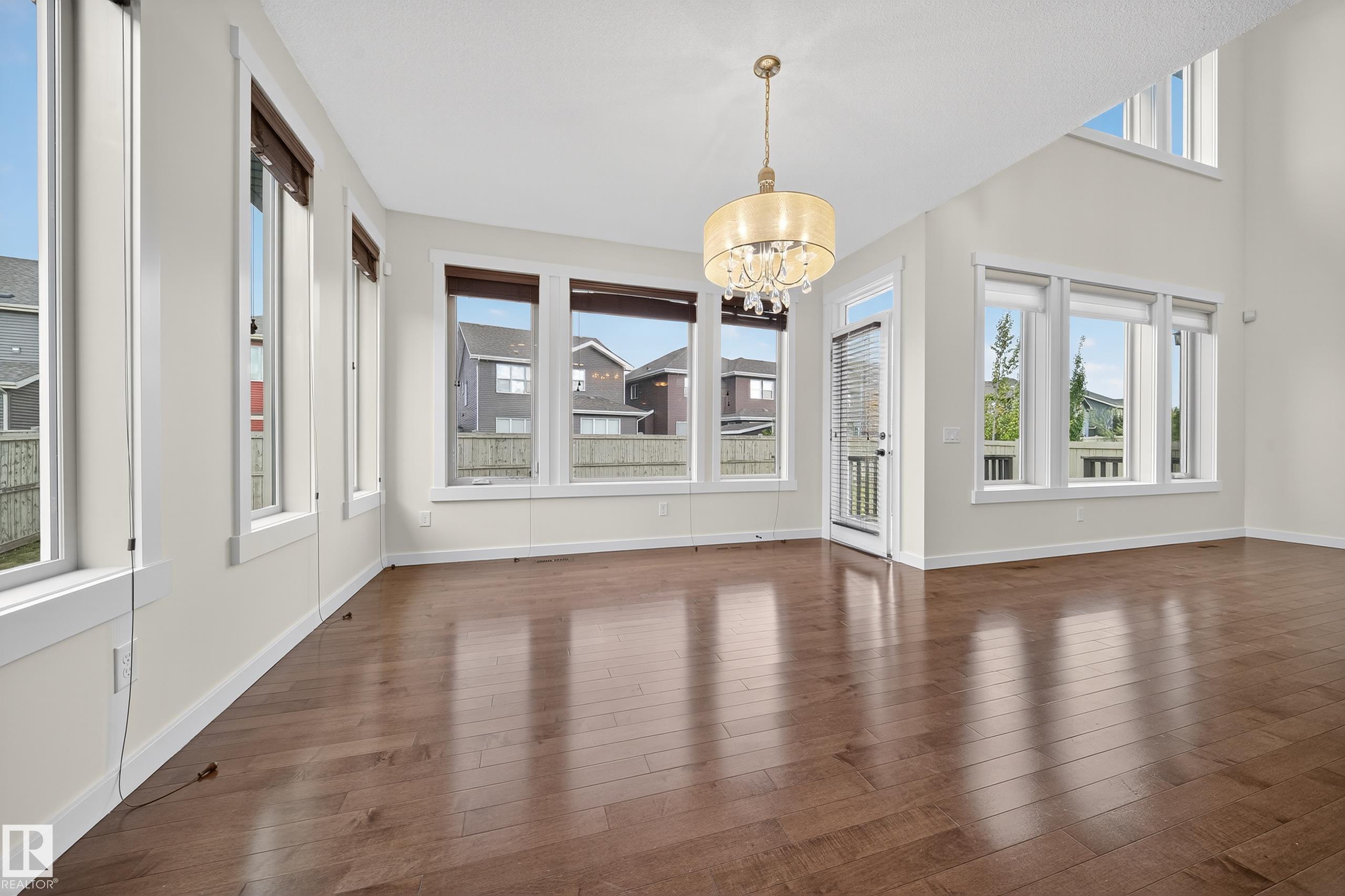 Picture for 4450 CRABAPPLE LANDING LD SW