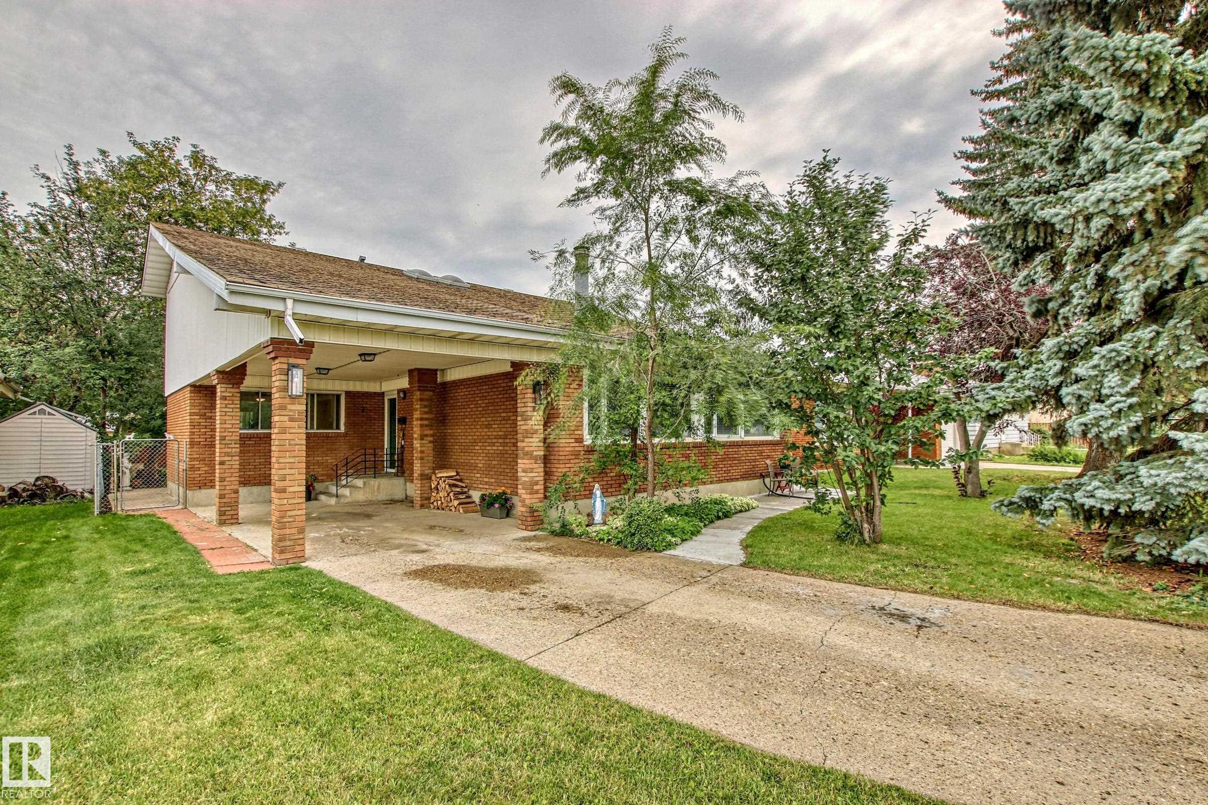 http://cdnparap120.paragonrels.com/ParagonImages/Property/p12/RAE/225373851/1/0/0/a85d4ea305fcf3c9fbc454318e054257/1/8b6c20645f53d1bdcaacaf02df1ca2f0/225373851-ac7e5c45-4807-4108-9f39-9507c777cbe0.JPG