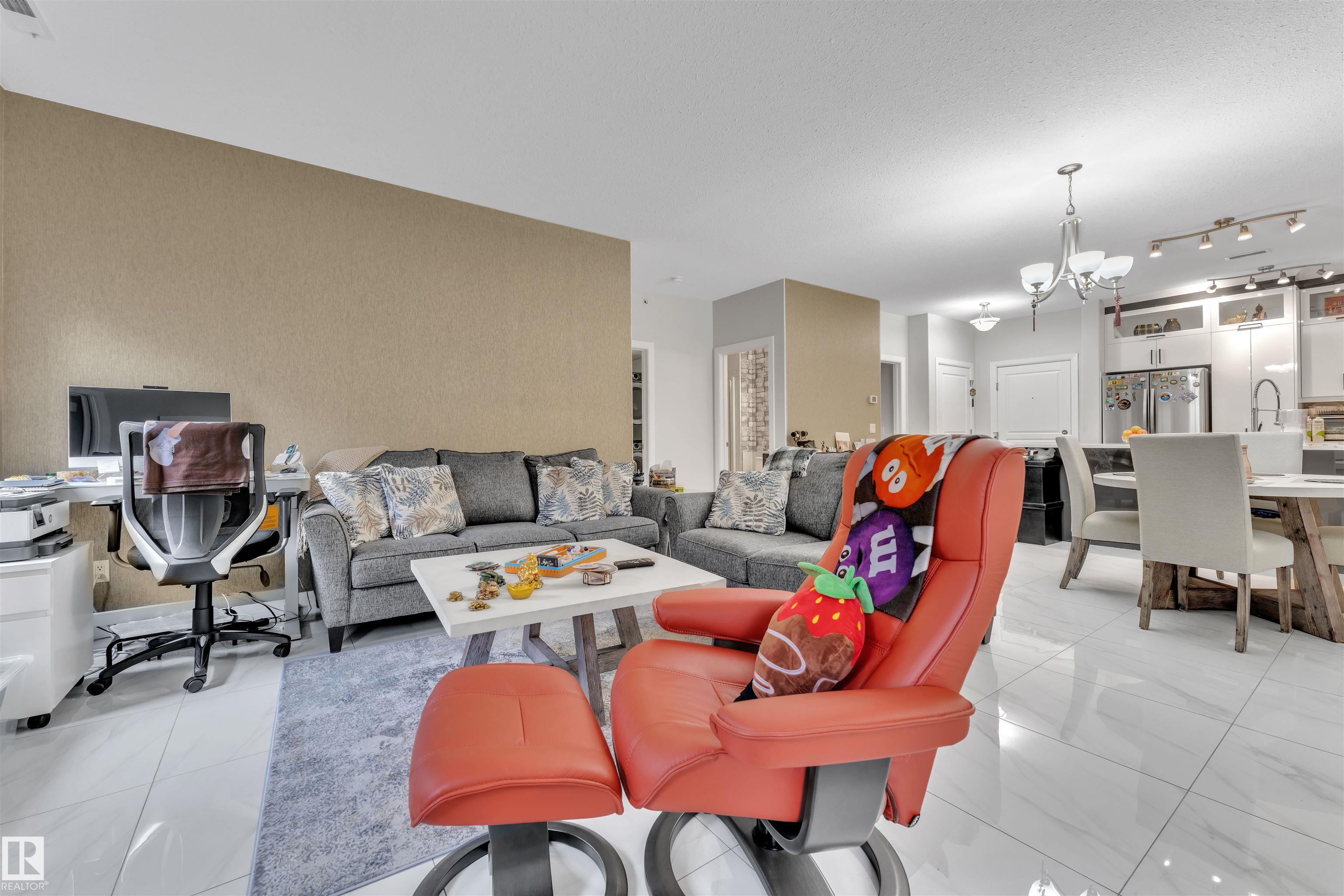 Photo 14 at 160 Magrath Road NW, Magrath Heights, Edmonton