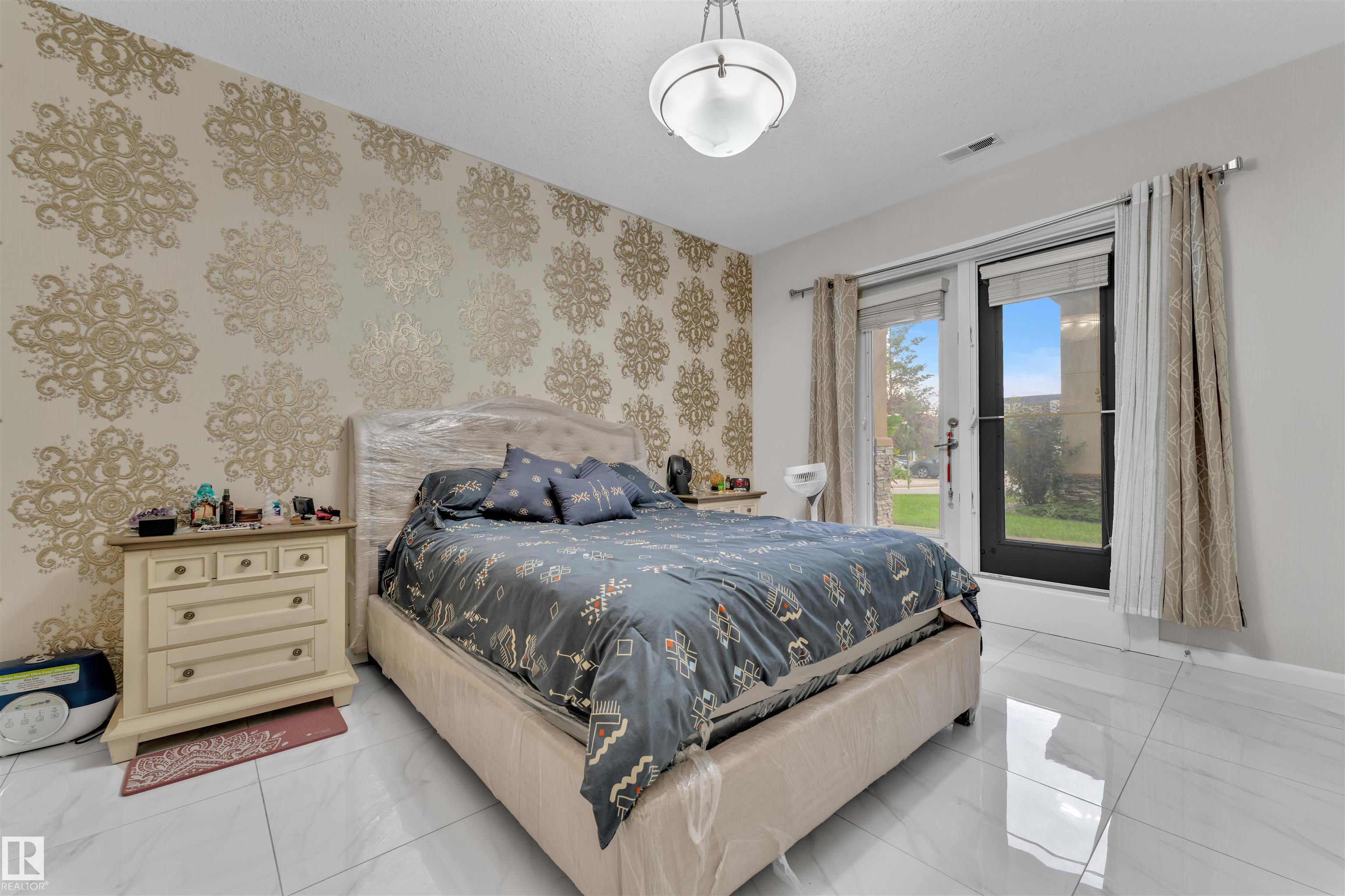 Photo 16 at 160 Magrath Road NW, Magrath Heights, Edmonton