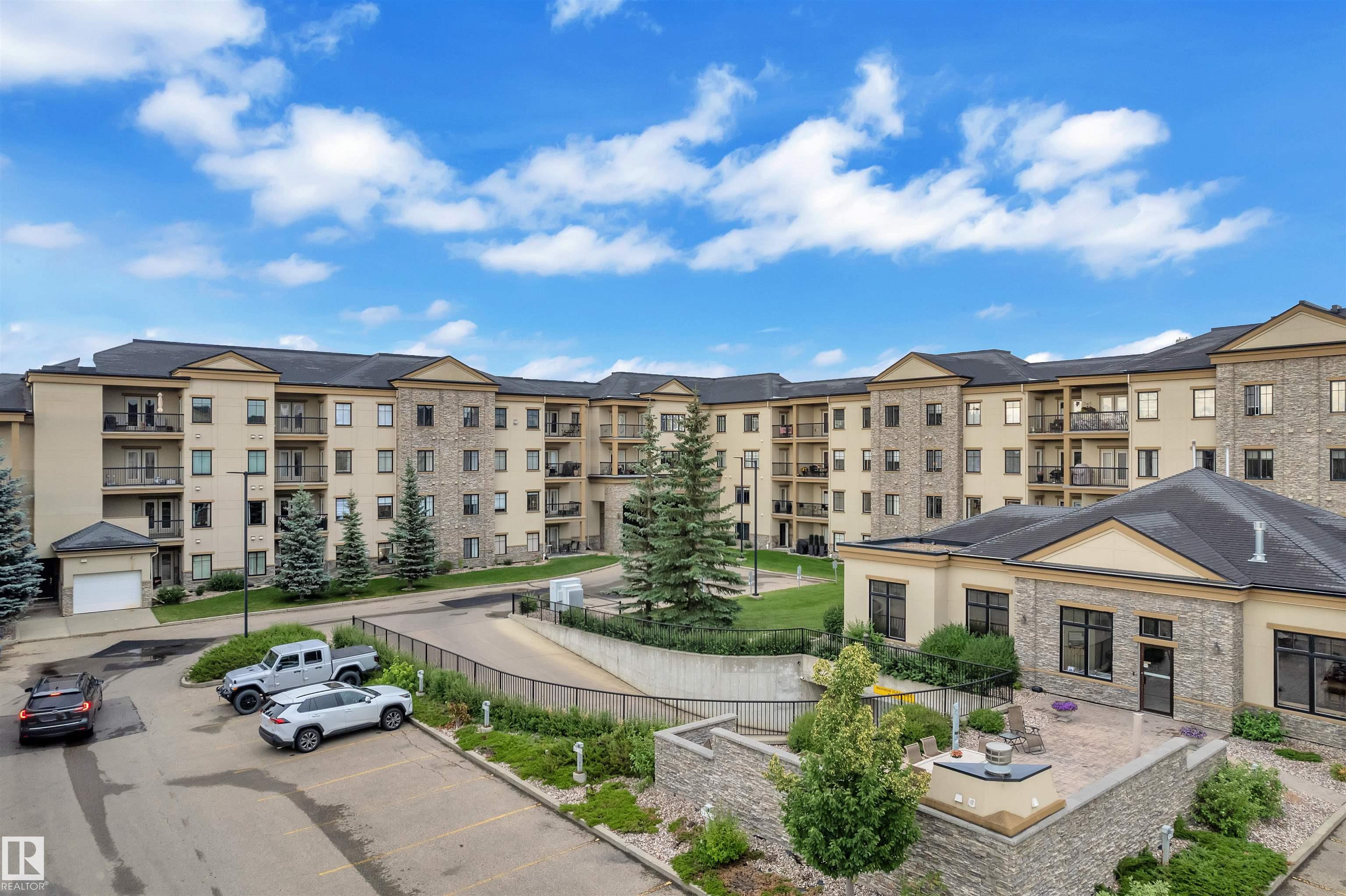 Photo 4 at 160 Magrath Road NW, Magrath Heights, Edmonton