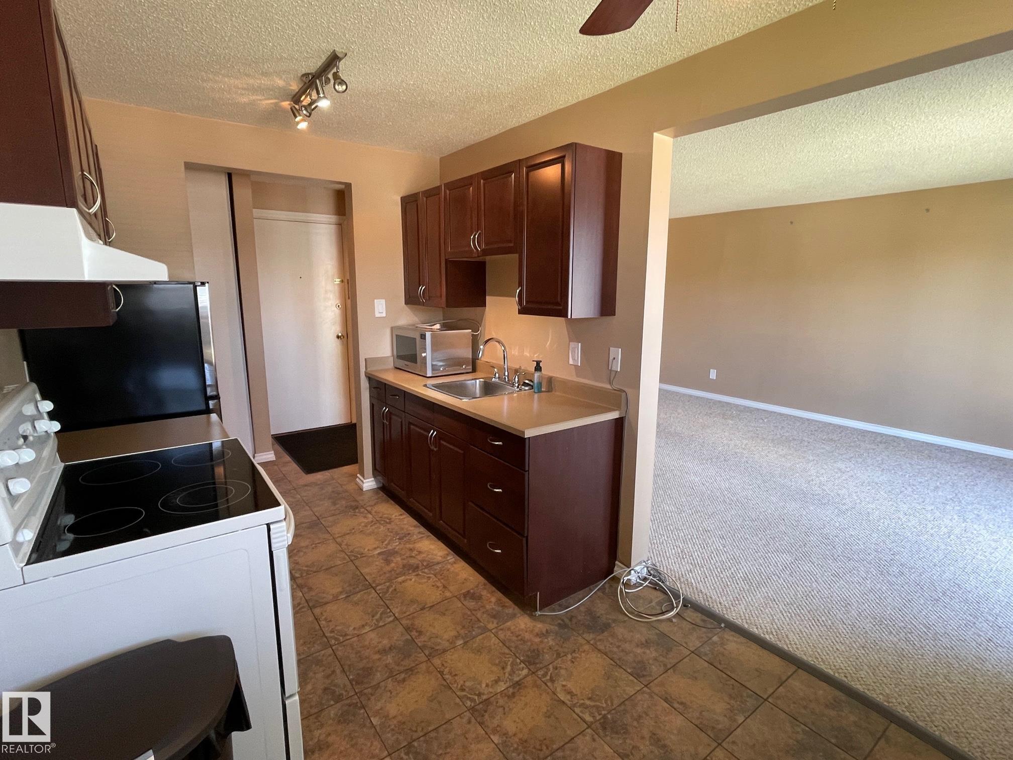 Photo 5 at 204 - 13104 132 Avenue NW, Wellington, Edmonton