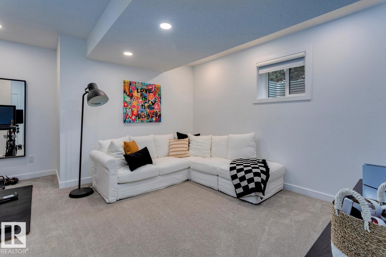 Photo 32 at 14348 92a Avenue NW, Parkview, Edmonton