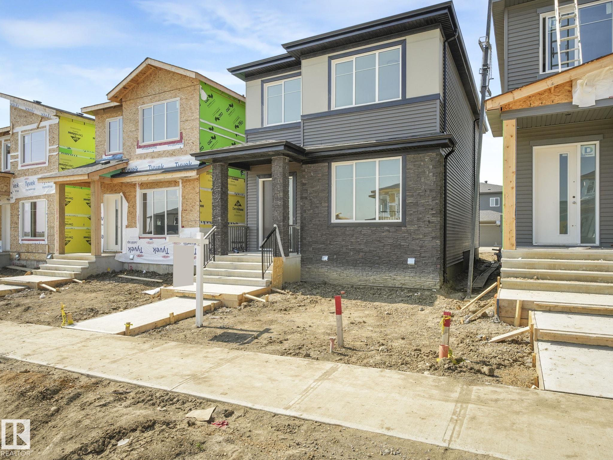 Photo 2 at 10 Catria Point, Cambrian, Sherwood Park